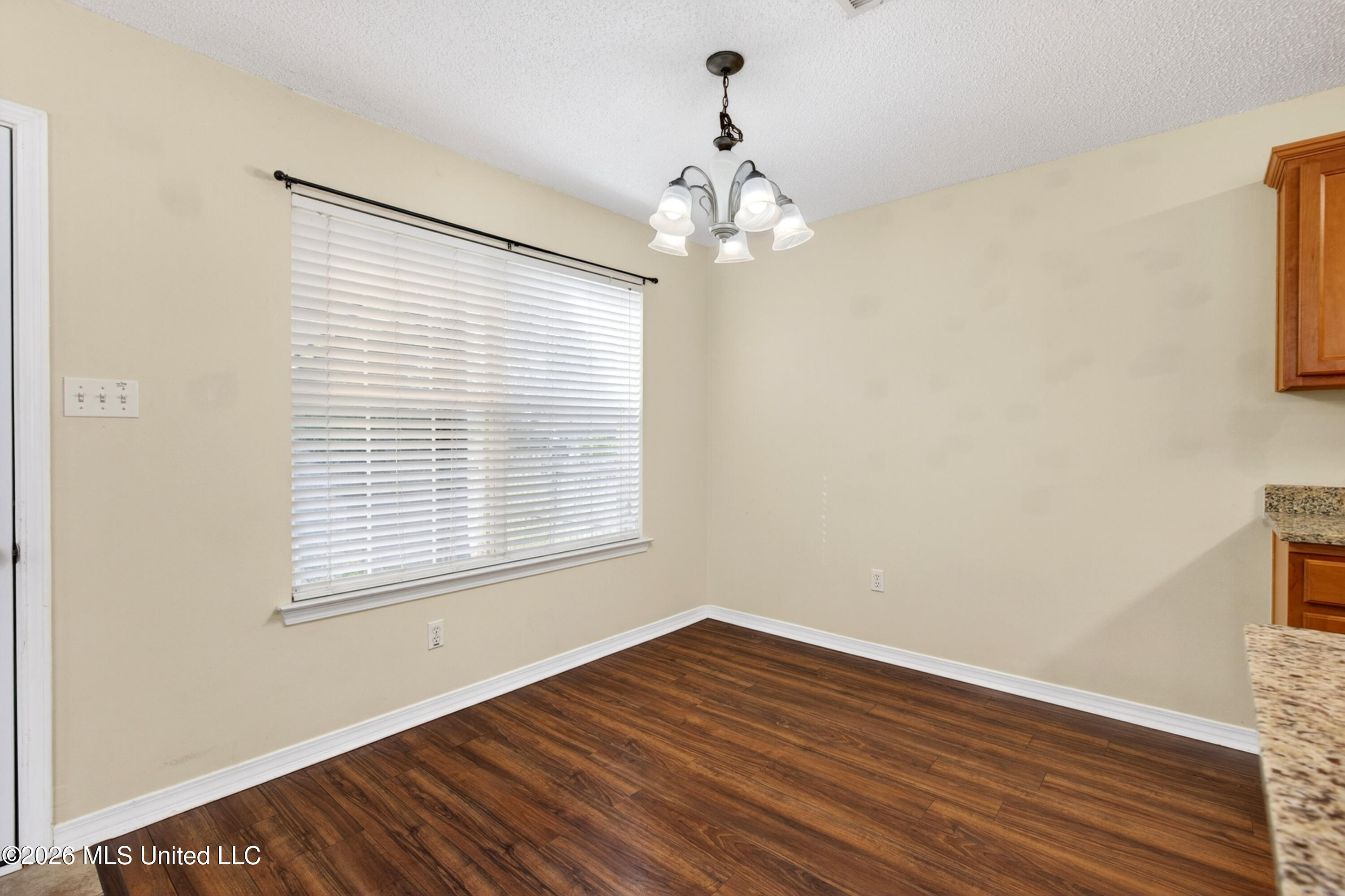 19373 W Lake Village Drive Property Photo 12