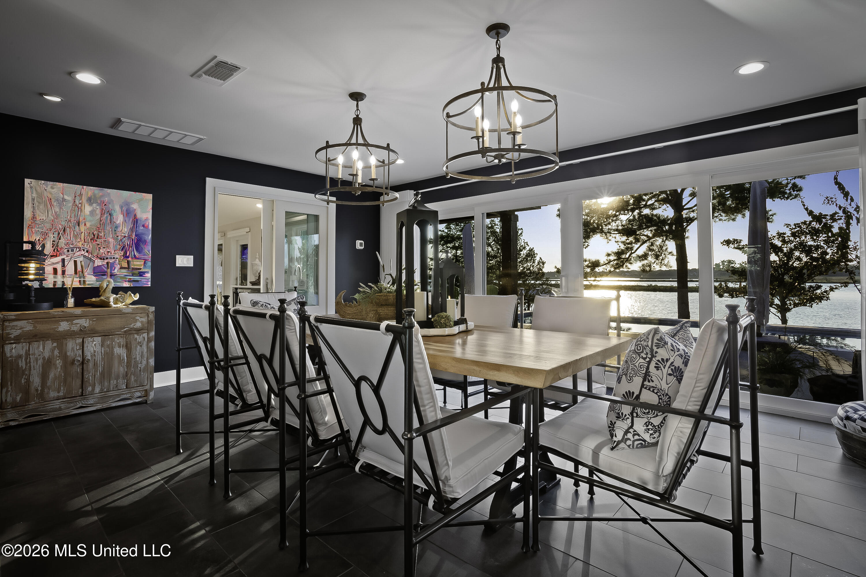 927 N Shore Drive Property Photo 34