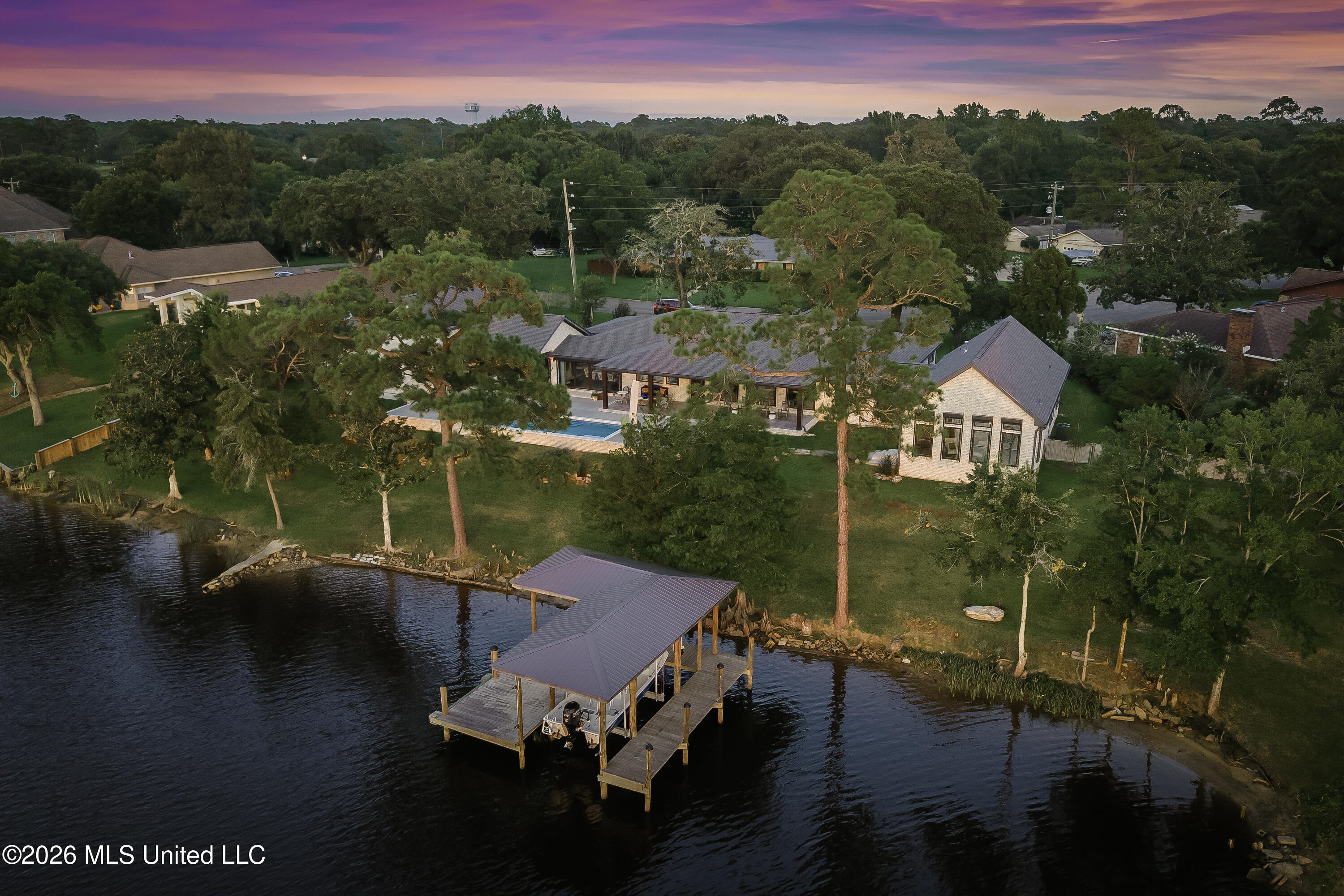 927 N Shore Drive Property Photo 91