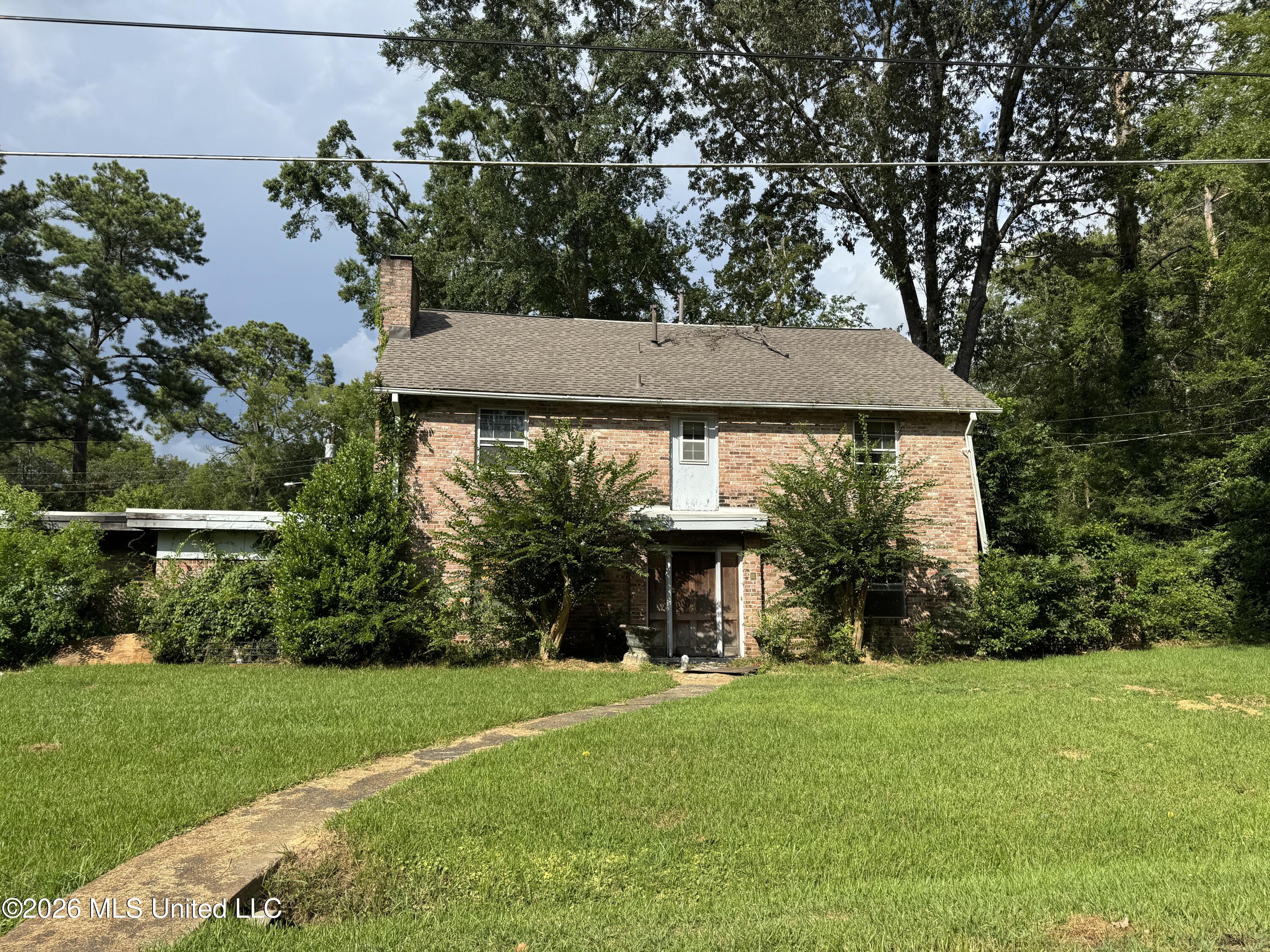 1710 Hillview Drive Property Photo 1