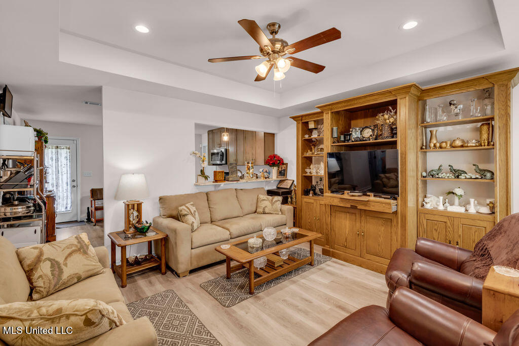 1084 Koloa Court Property Photo 4
