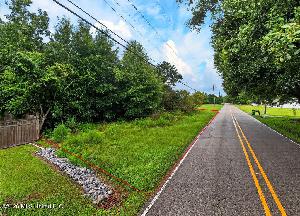 8008 Pointe Aux Chenes Road Property Photo 2