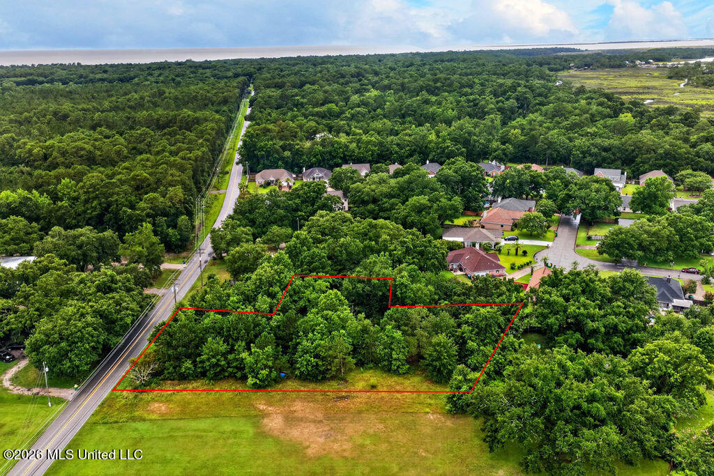 8008 Pointe Aux Chenes Road Property Photo 3
