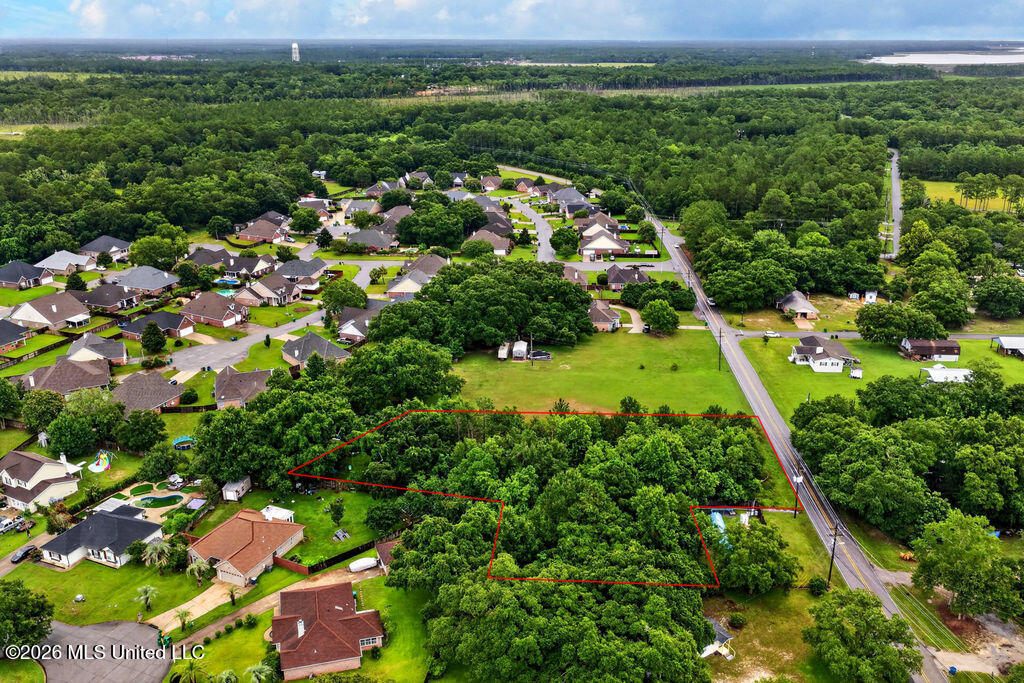 8008 Pointe Aux Chenes Road Property Photo 8