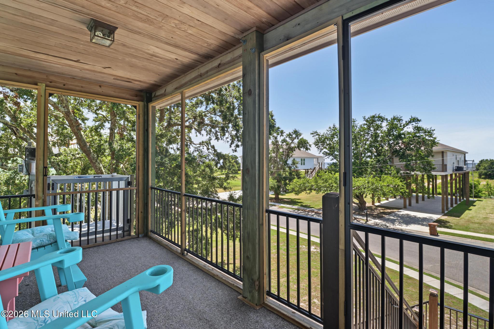 100 Pitcher Point Property Photo 3