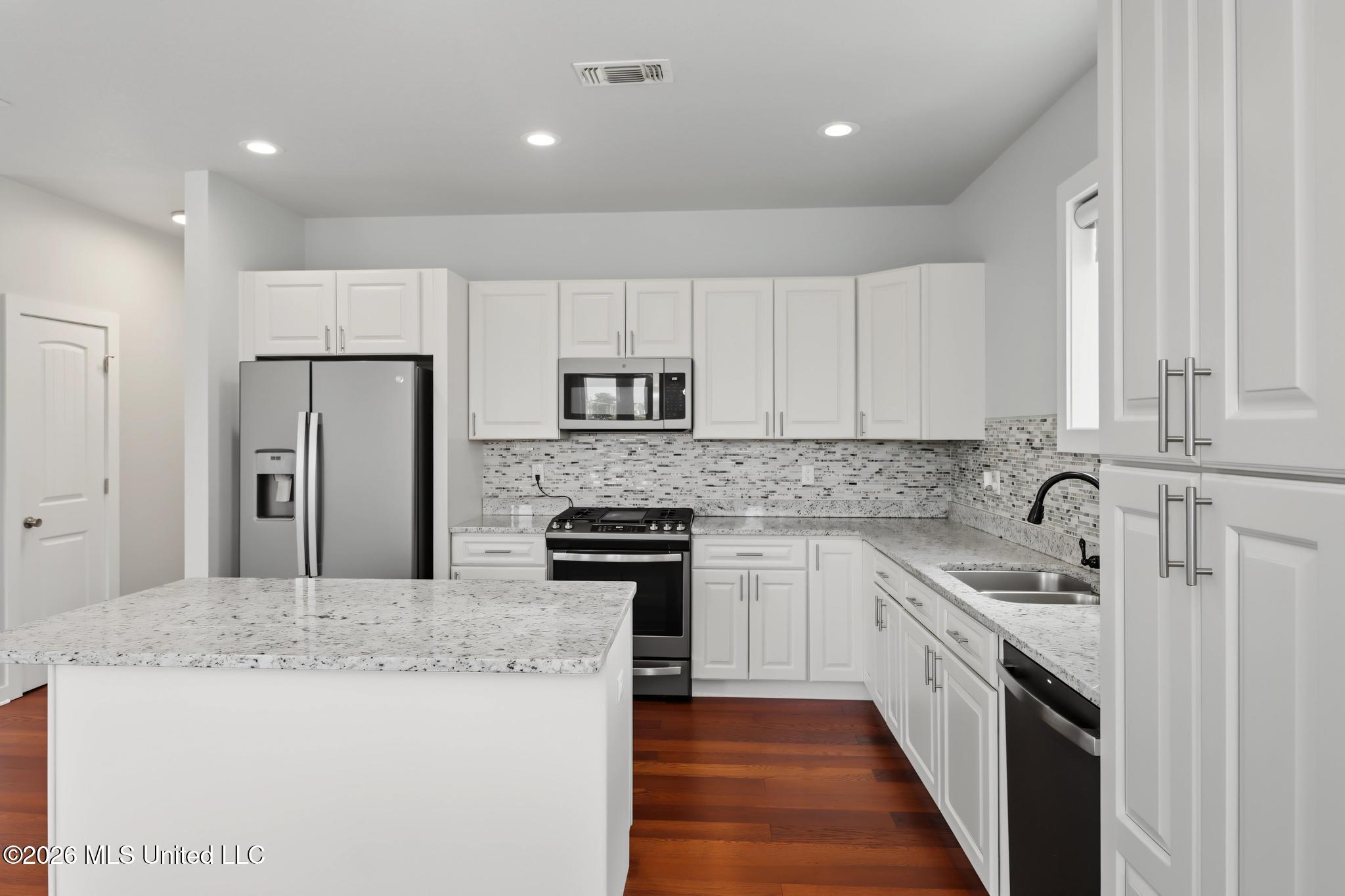 100 Pitcher Point Property Photo 17