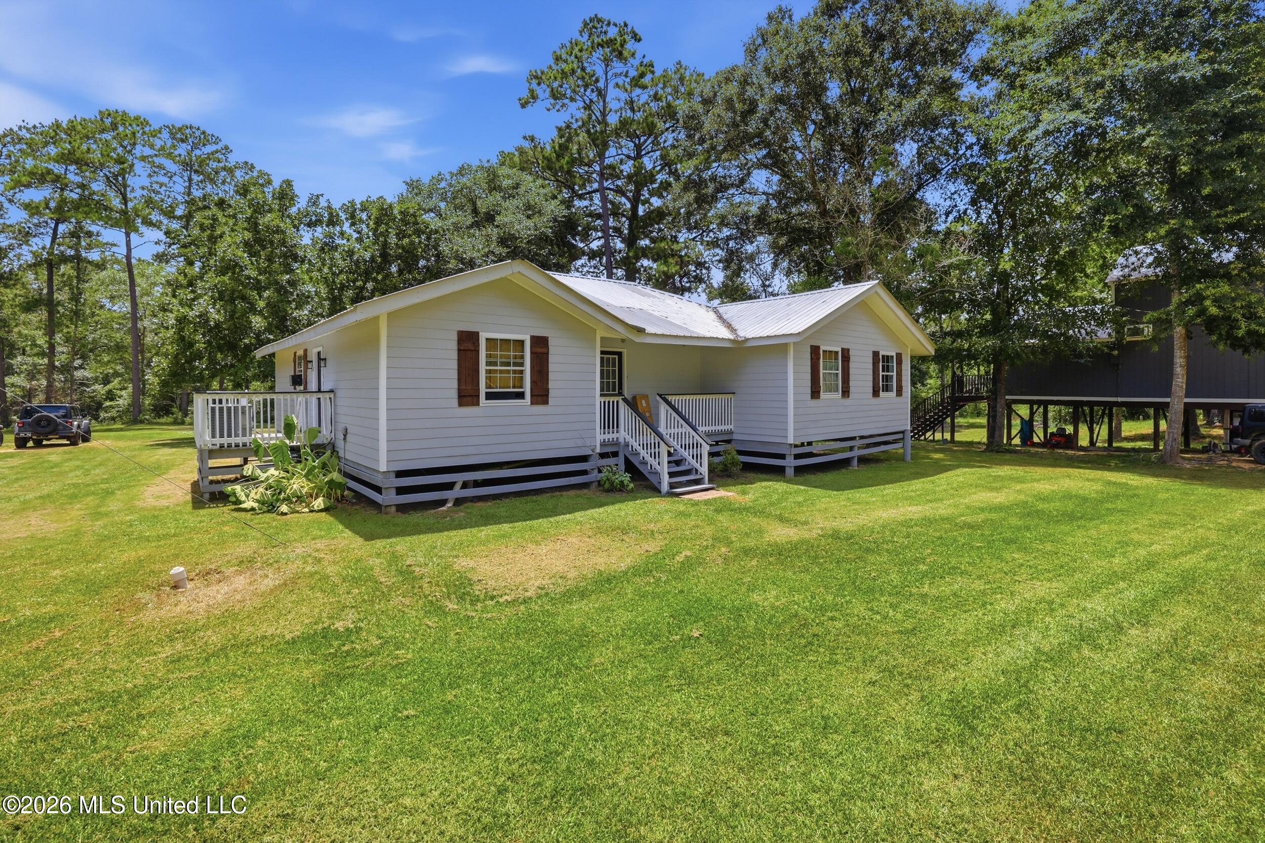 26 2nd Street Property Photo 3