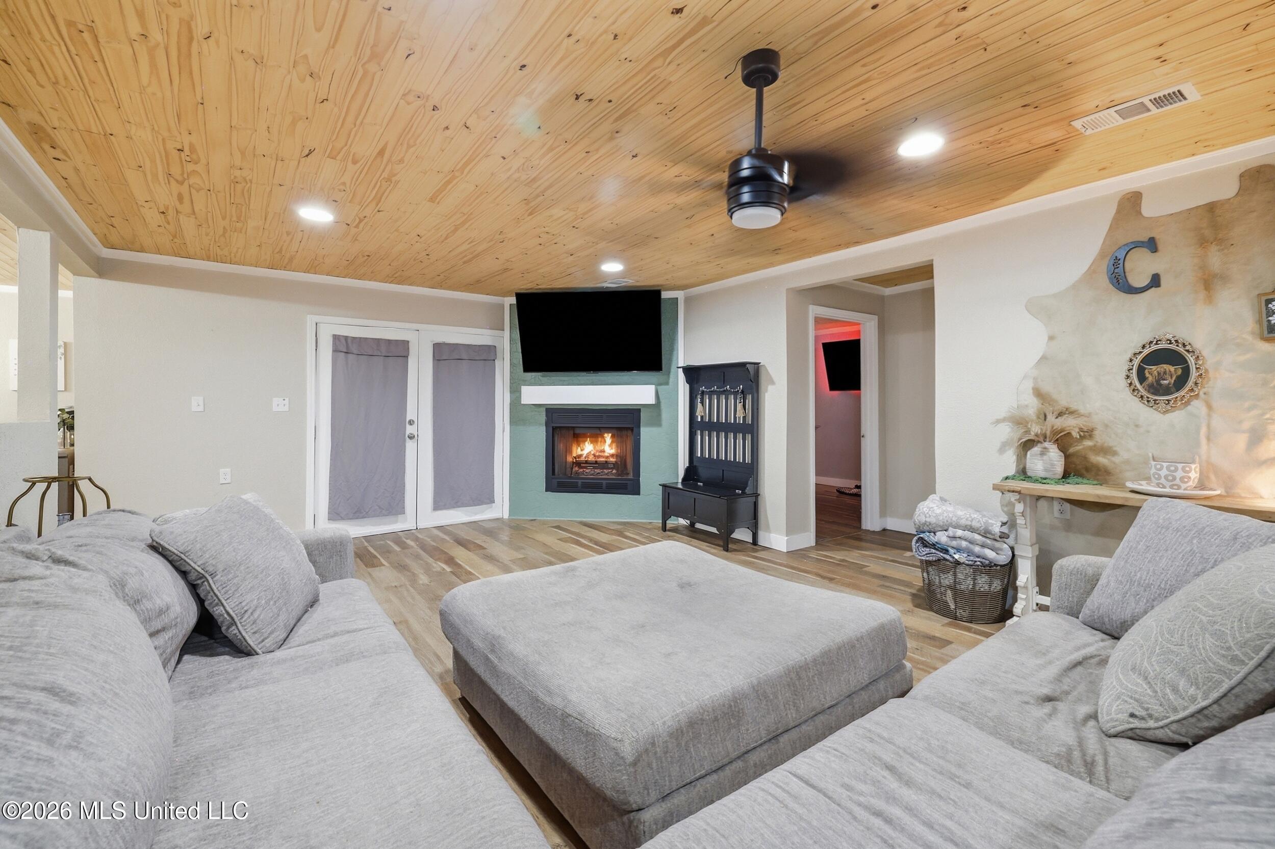 26 2nd Street Property Photo 10
