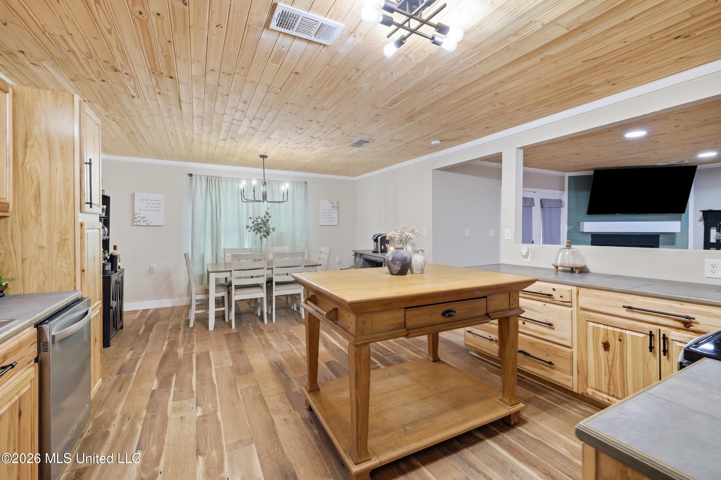 26 2nd Street Property Photo 15