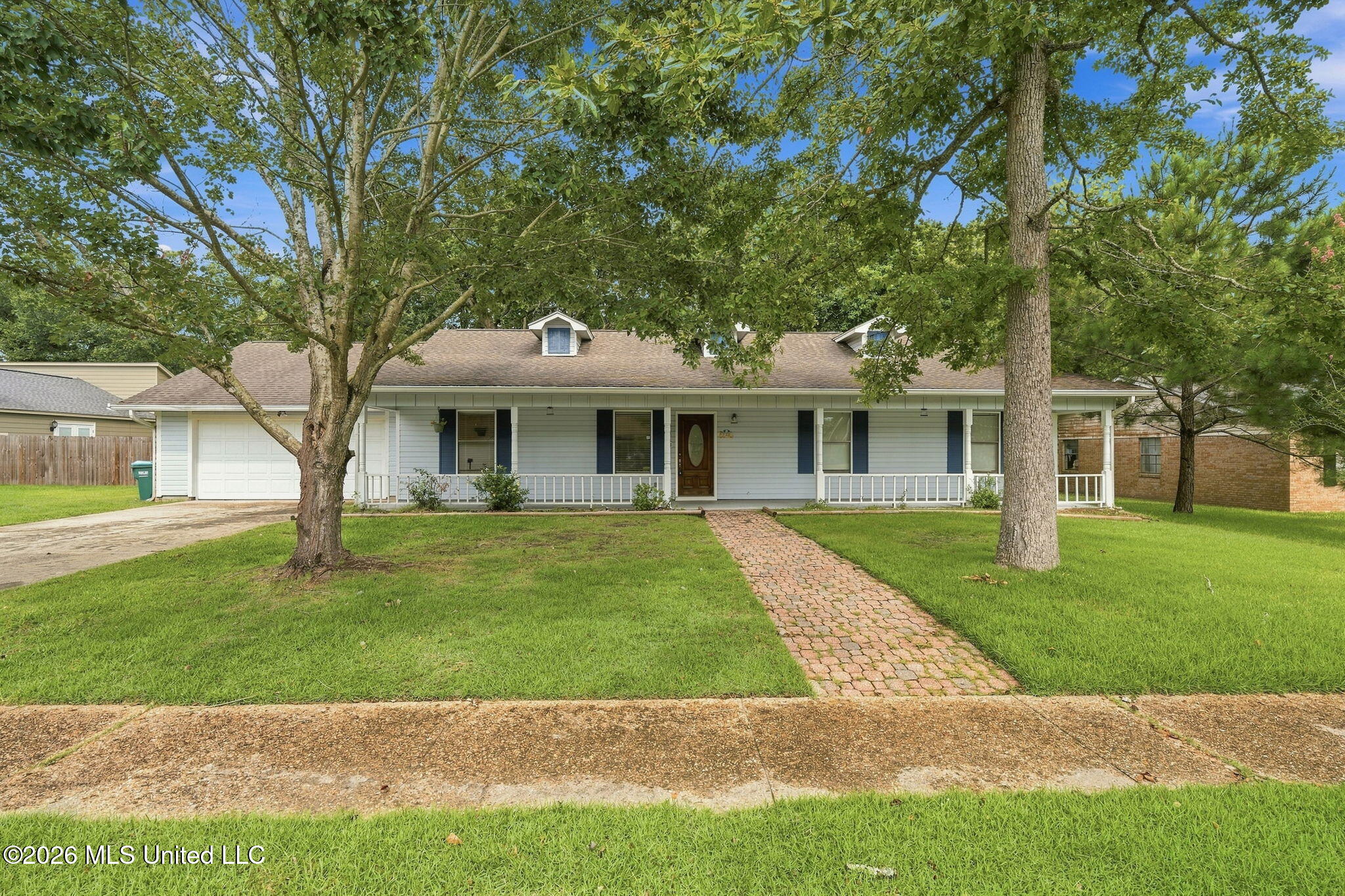 122 Booth Circle Property Photo 1