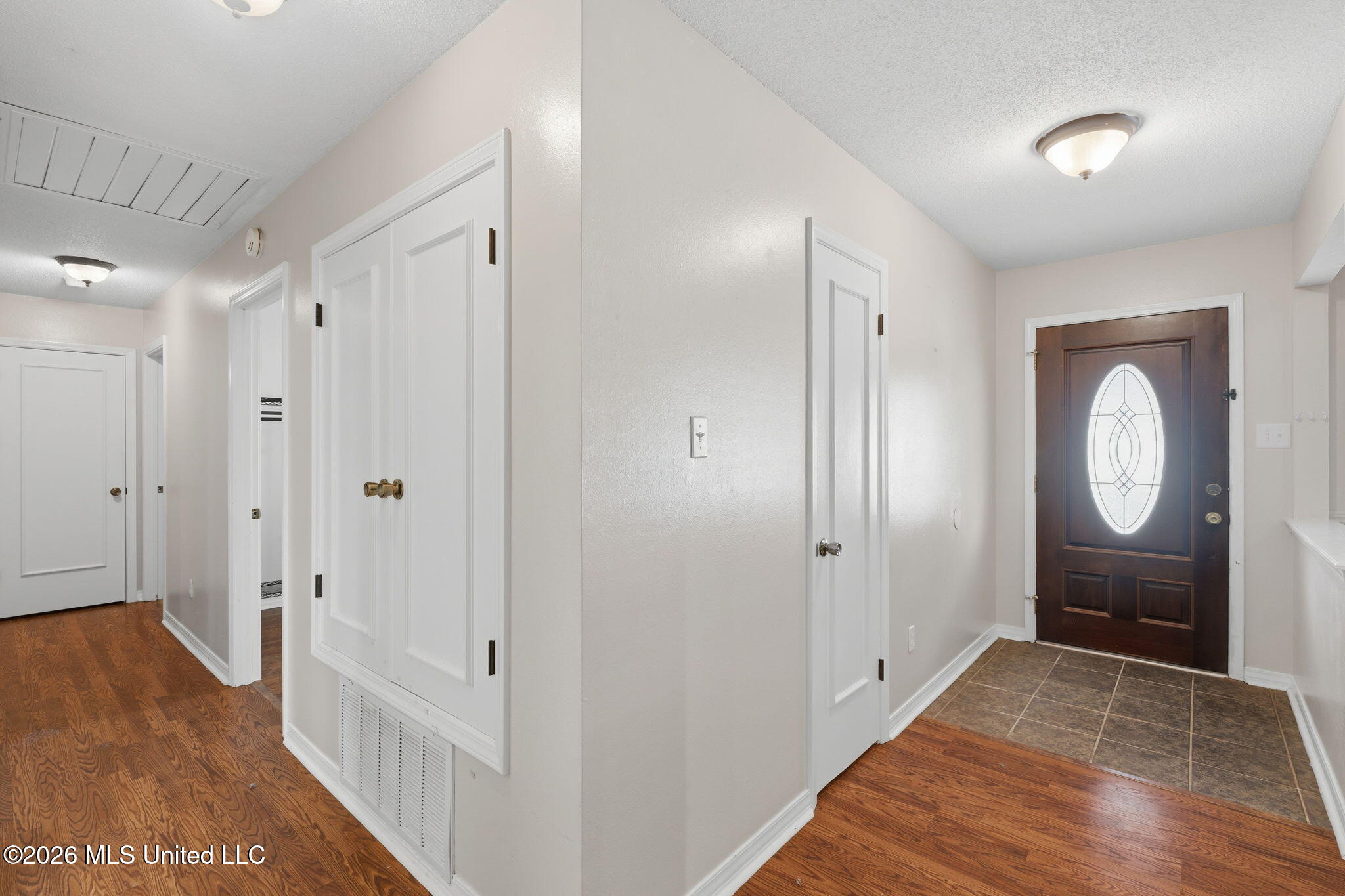 122 Booth Circle Property Photo 4