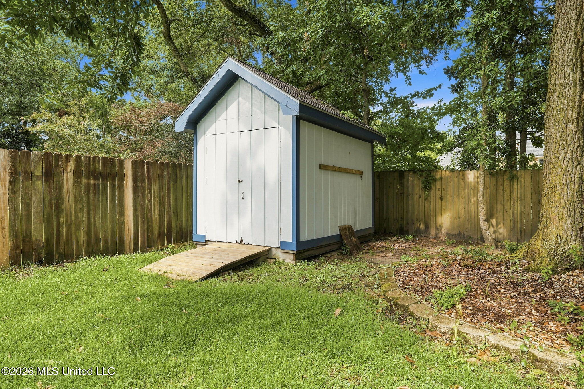122 Booth Circle Property Photo 32
