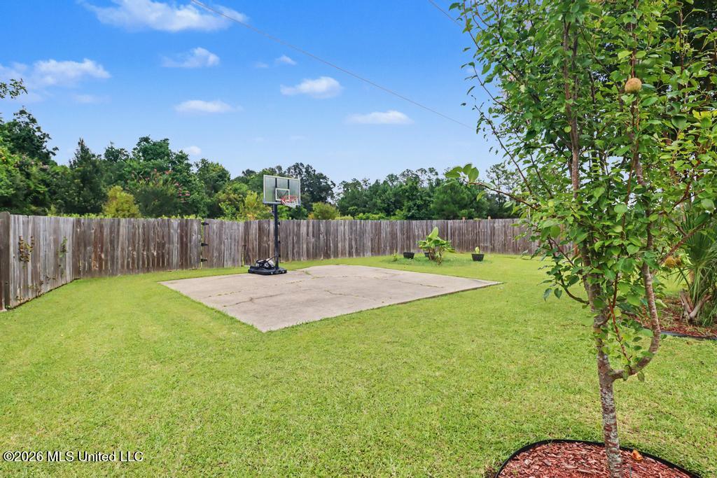 3532 N River Ridge Drive Property Photo 5