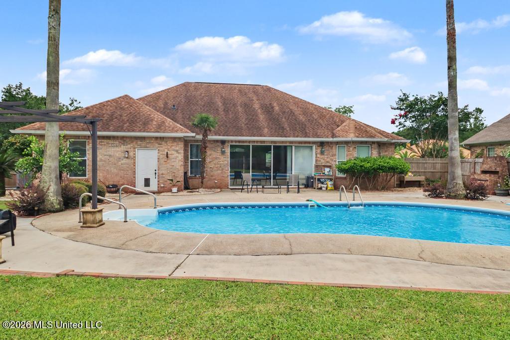3532 N River Ridge Drive Property Photo 8