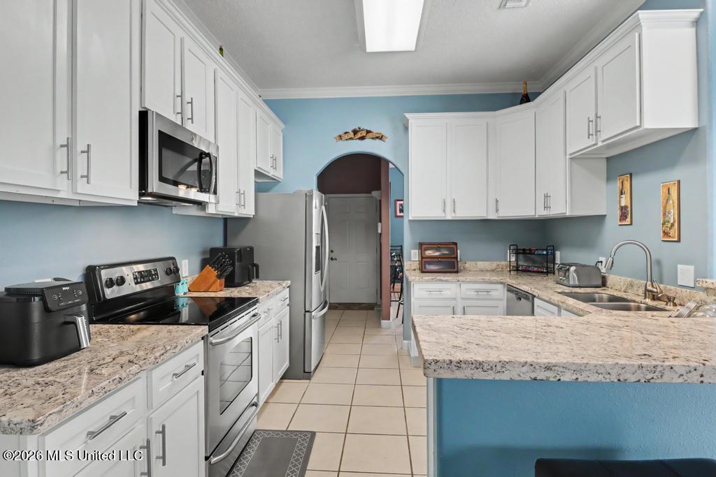 3532 N River Ridge Drive Property Photo 11