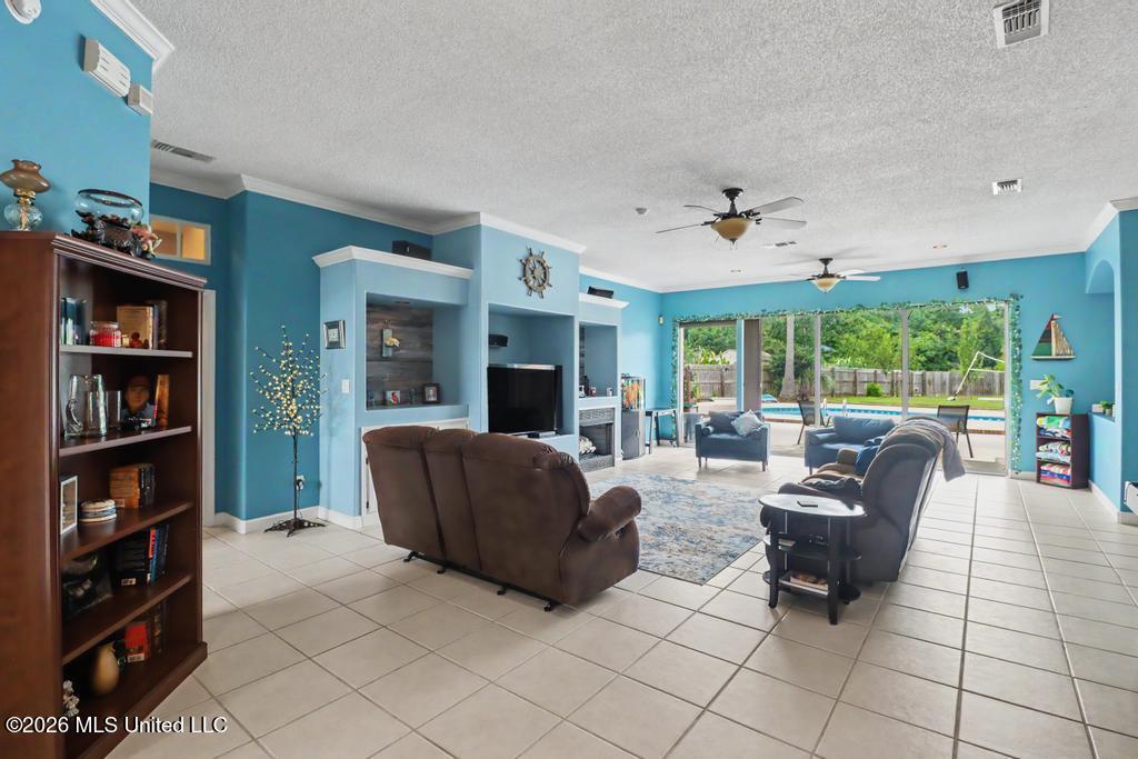 3532 N River Ridge Drive Property Photo 15