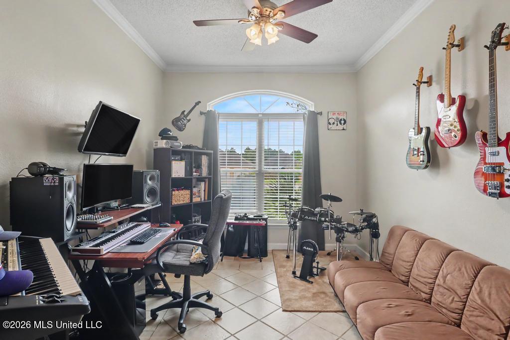 3532 N River Ridge Drive Property Photo 18