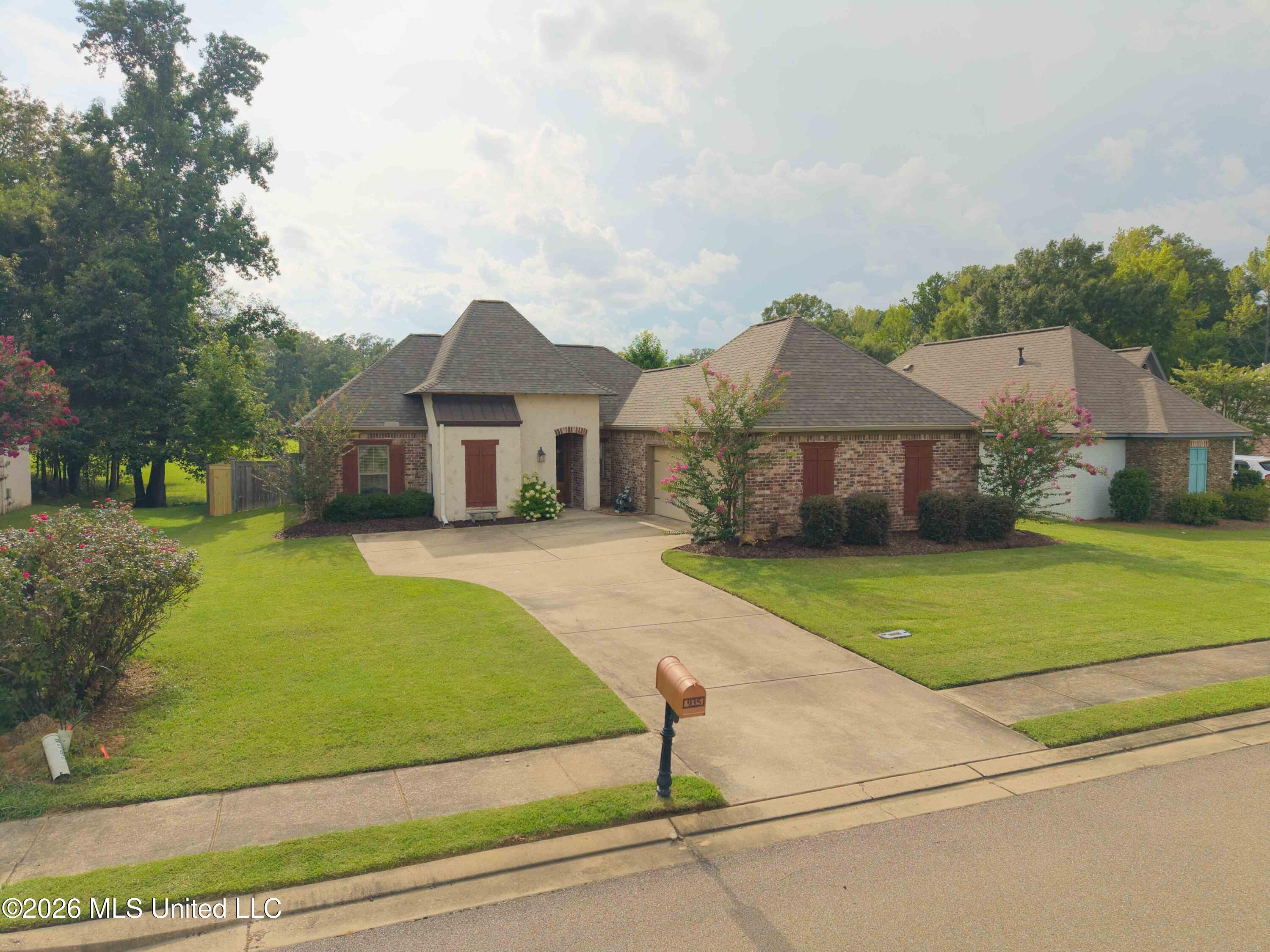 935 Timberton Drive Property Photo 2