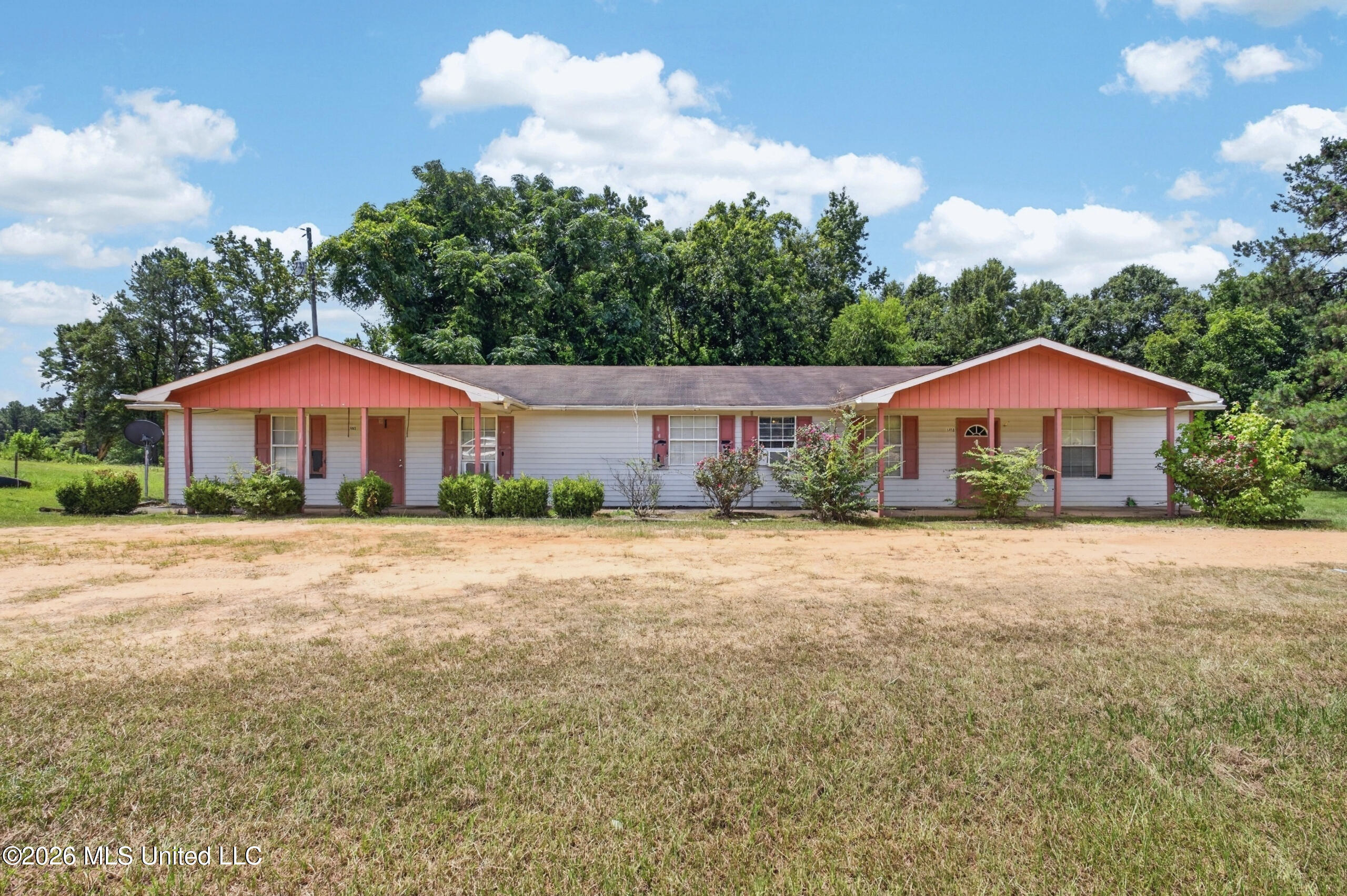 1461/1463 Us-84 Property Photo 2