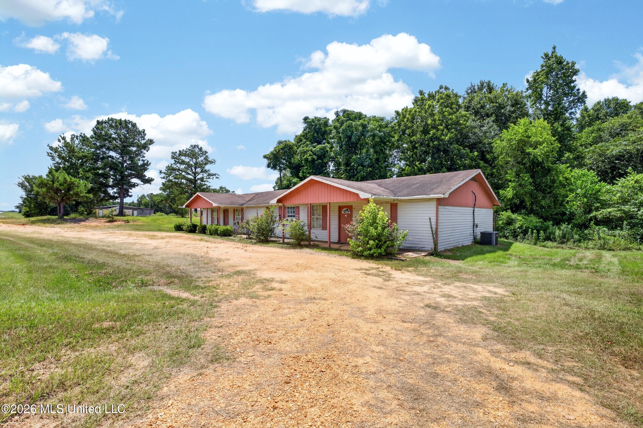 1461/1463 Us-84 Property Photo 3