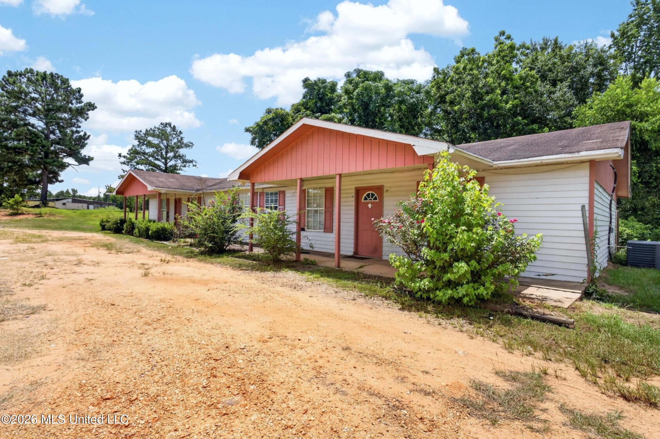 1461/1463 Us-84 Property Photo 4