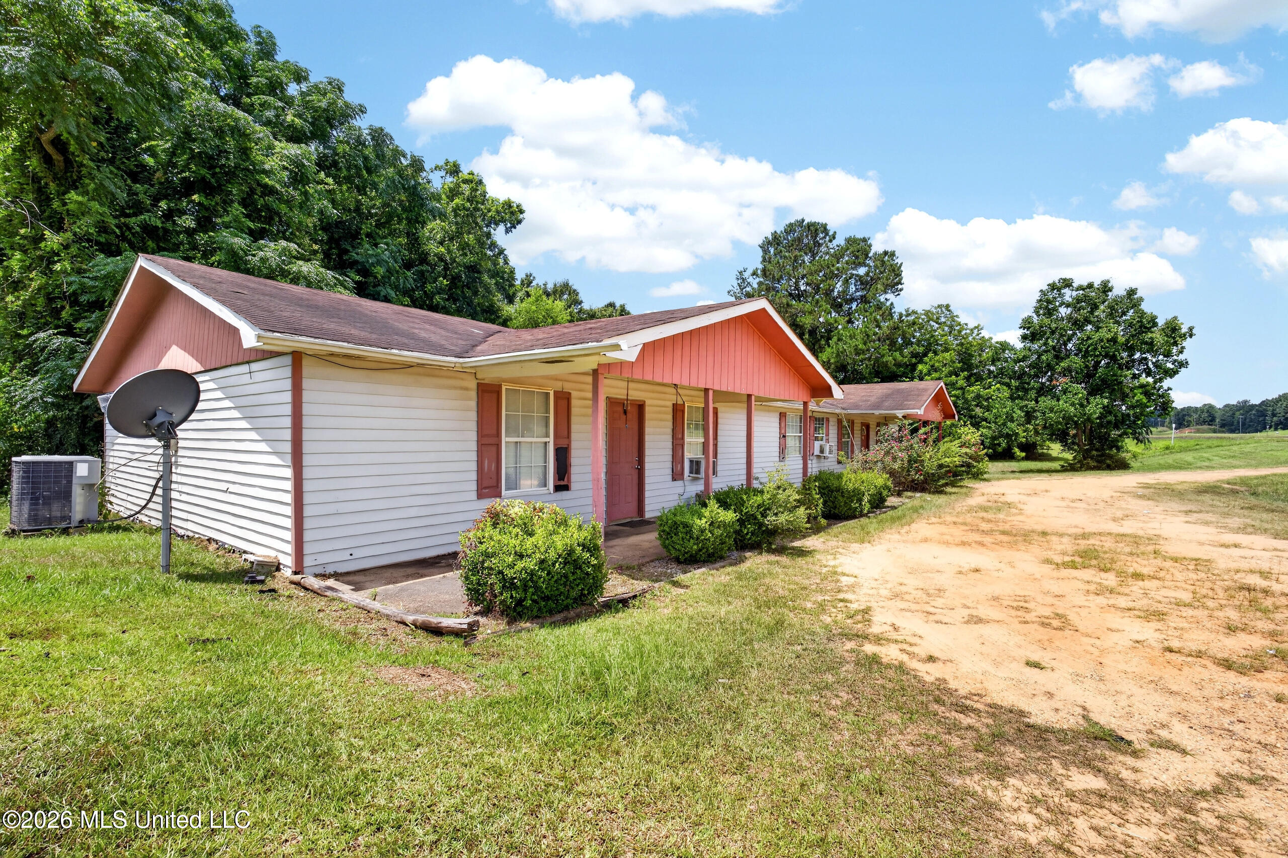 1461/1463 Us-84 Property Photo 7