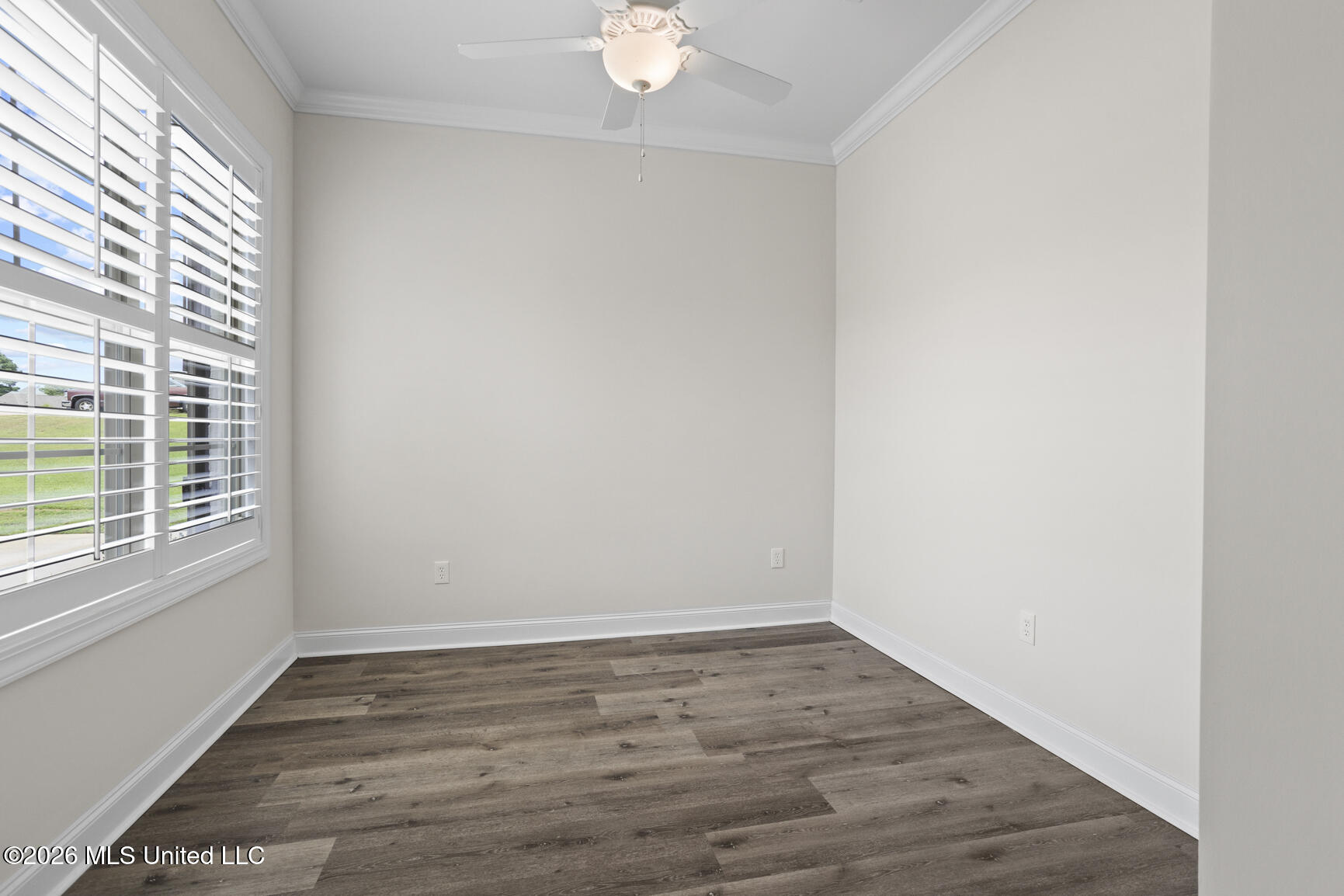 123 Freeland Lane Property Photo 10