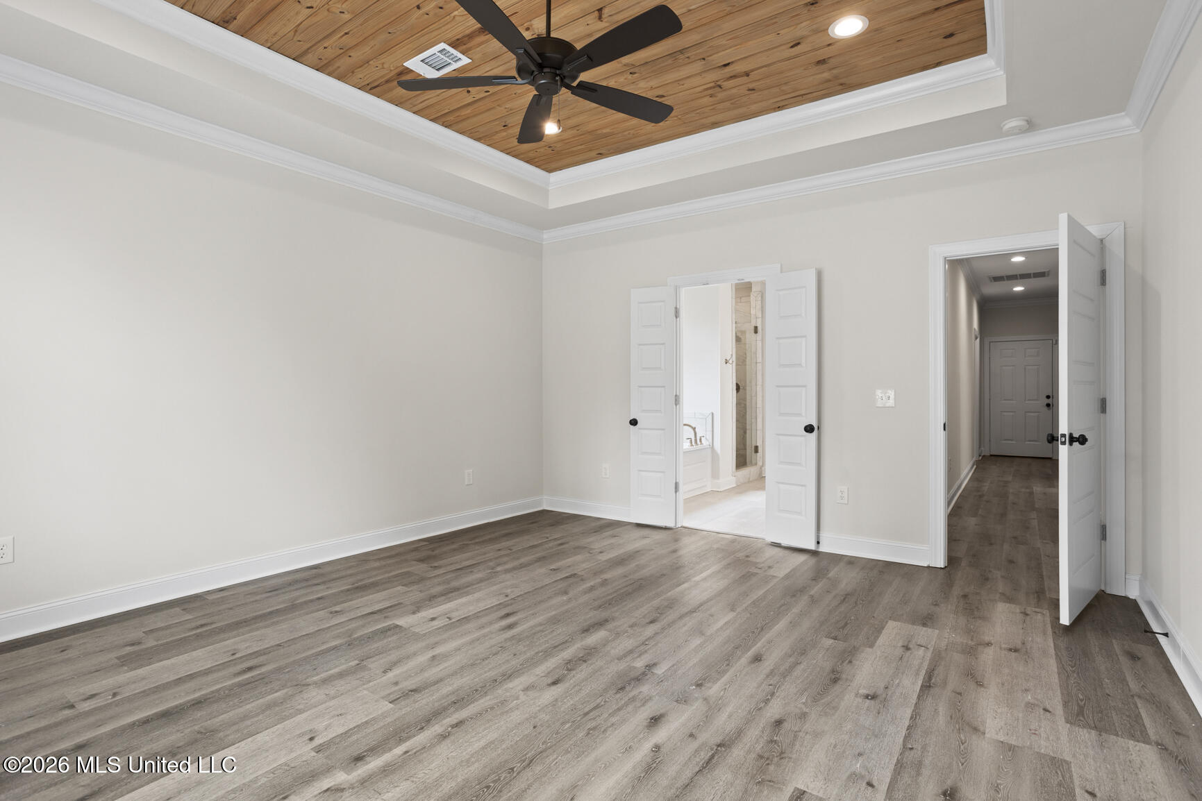 123 Freeland Lane Property Photo 15