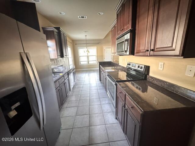 14024 Fox Hill Drive Property Photo 5
