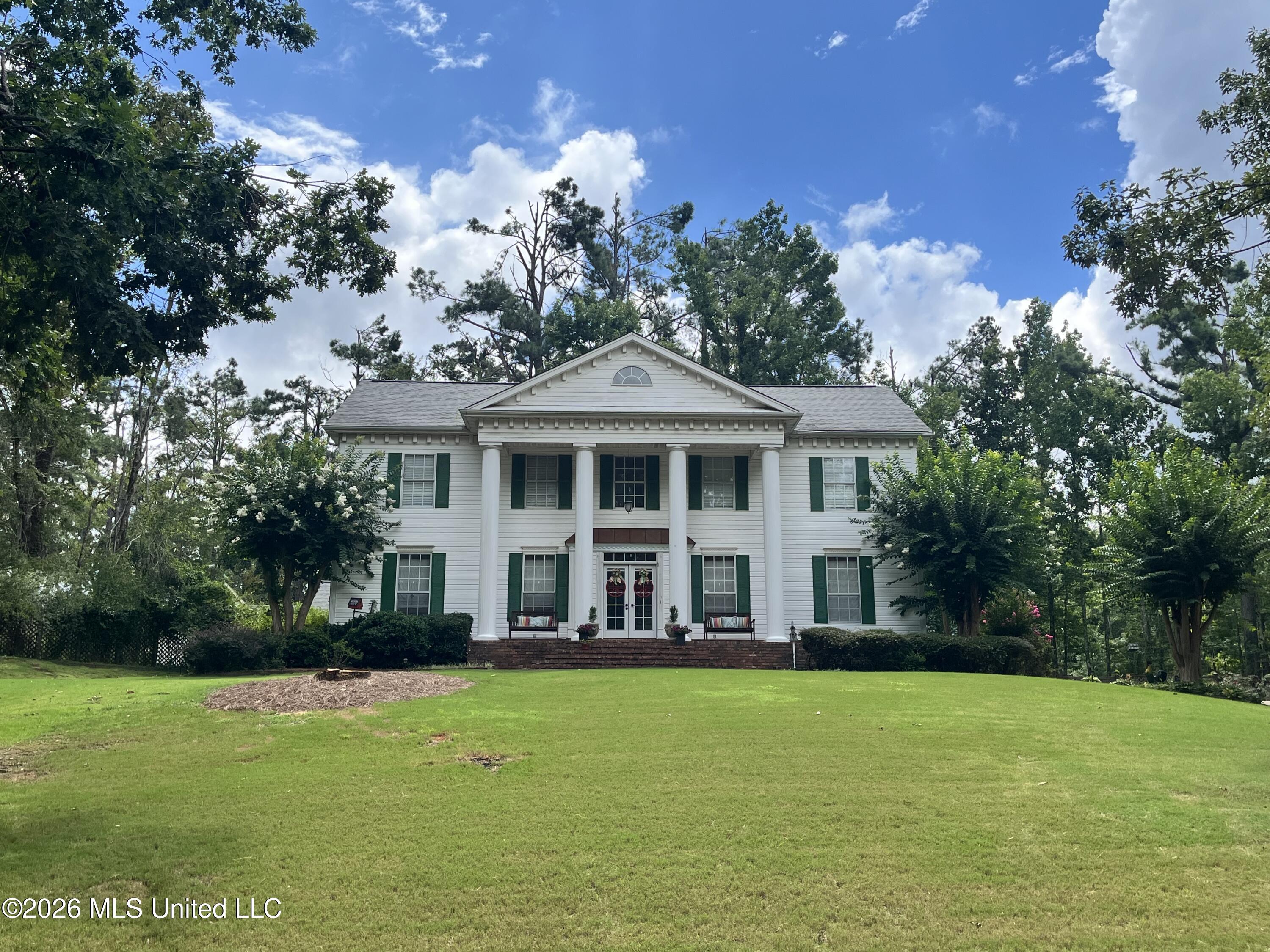 787 Shady Oaks Circle Property Photo 2