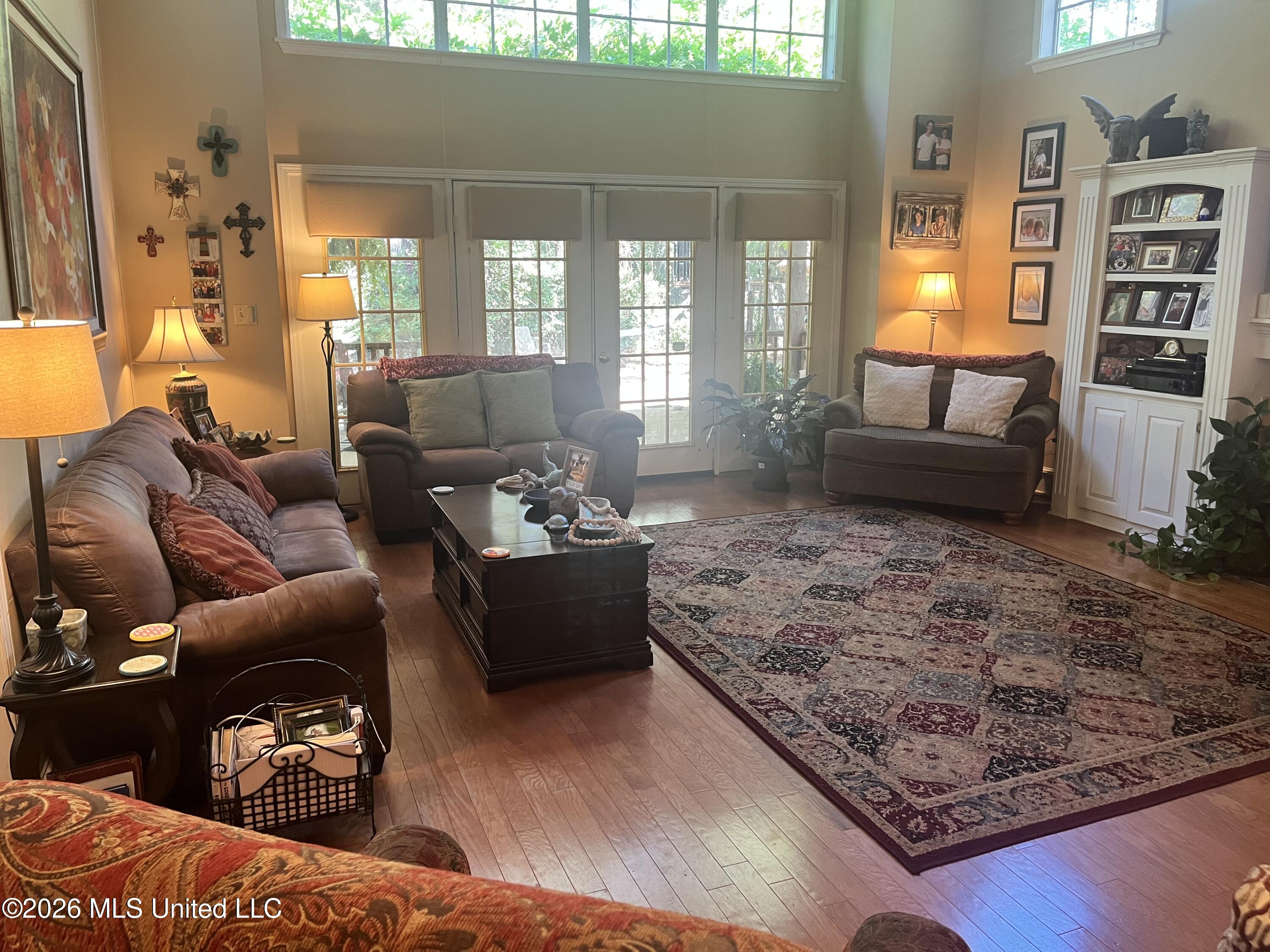 787 Shady Oaks Circle Property Photo 3