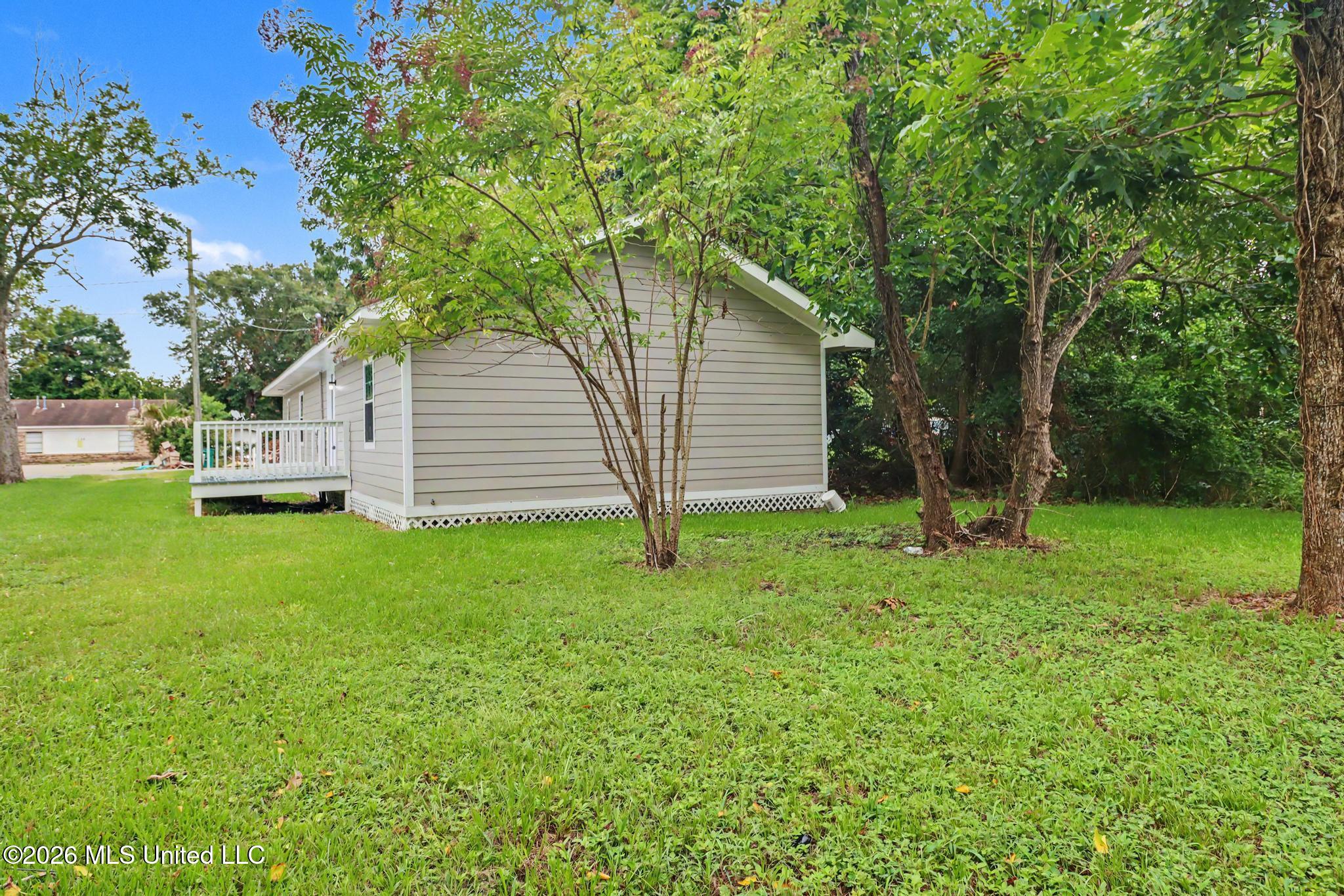 1121 43rd Avenue Property Photo 21