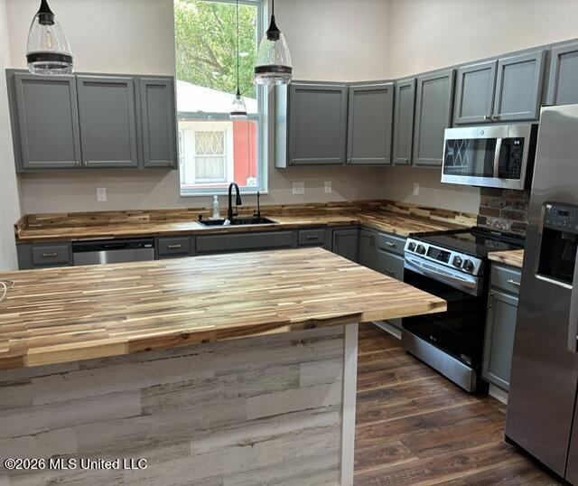 1115 36th Avenue Property Photo 9