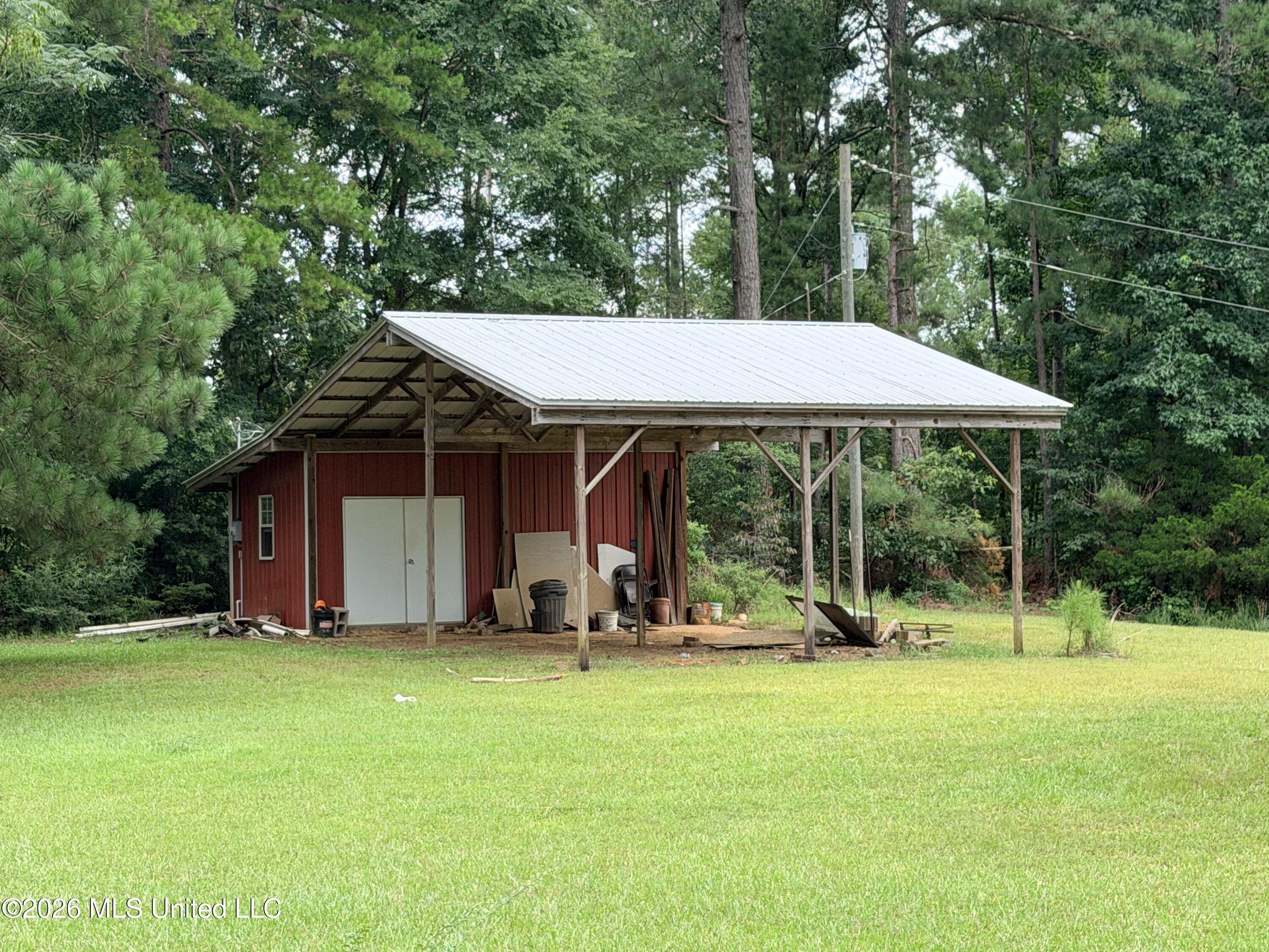 1117 Nw Montgomery Lane Property Photo 3