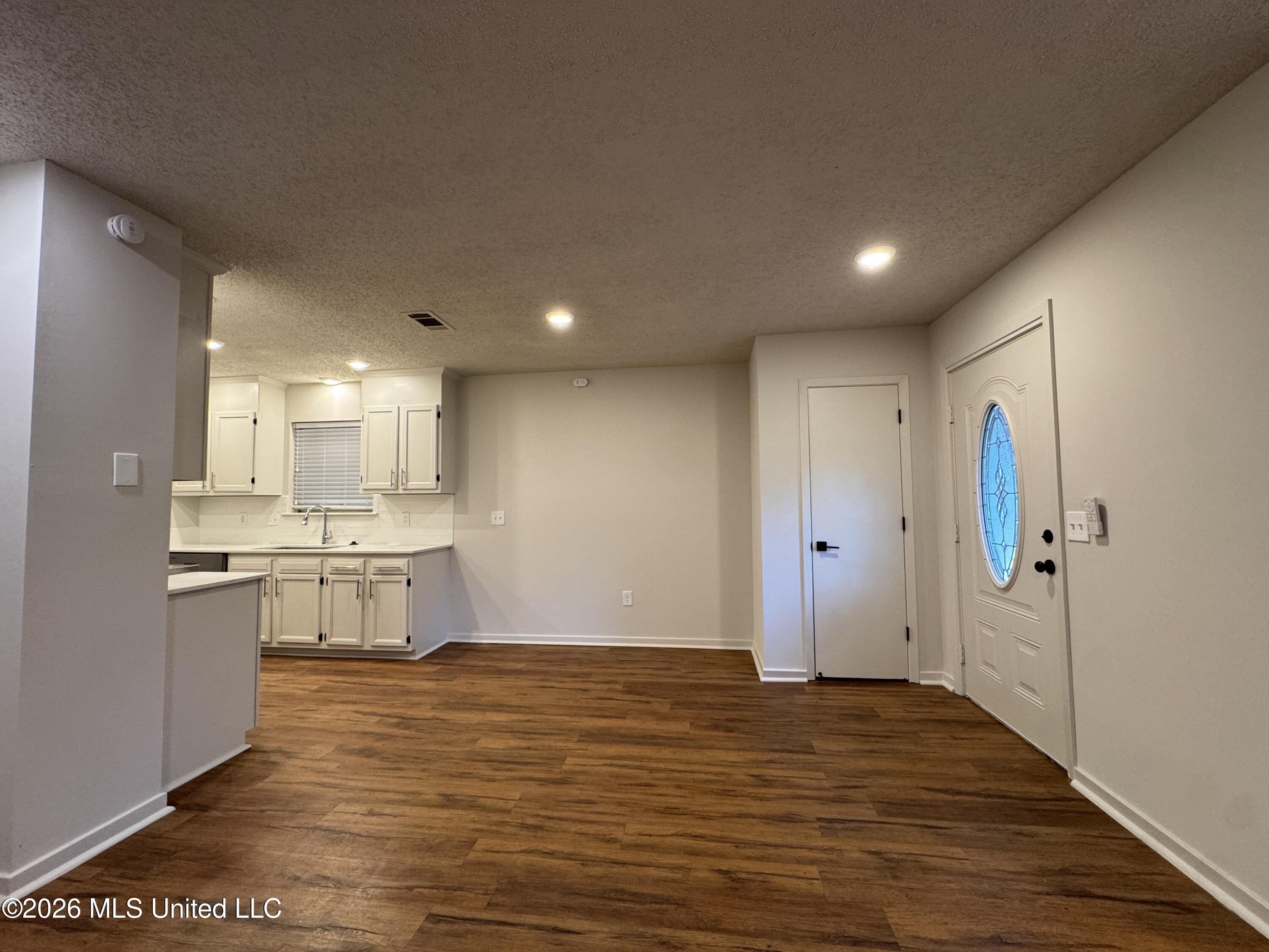 1660 Ravenwood Lane Property Photo 6