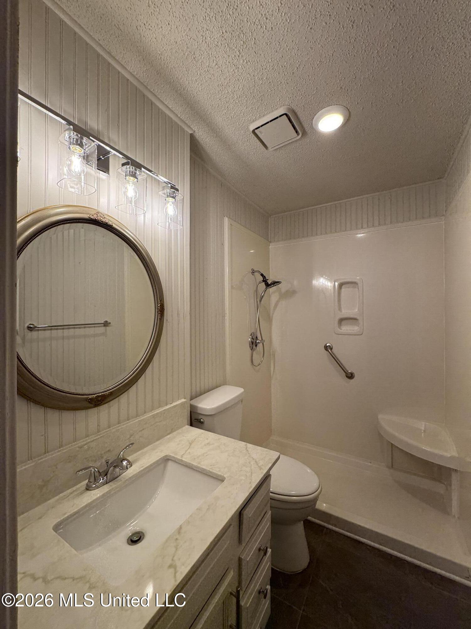 1660 Ravenwood Lane Property Photo 9
