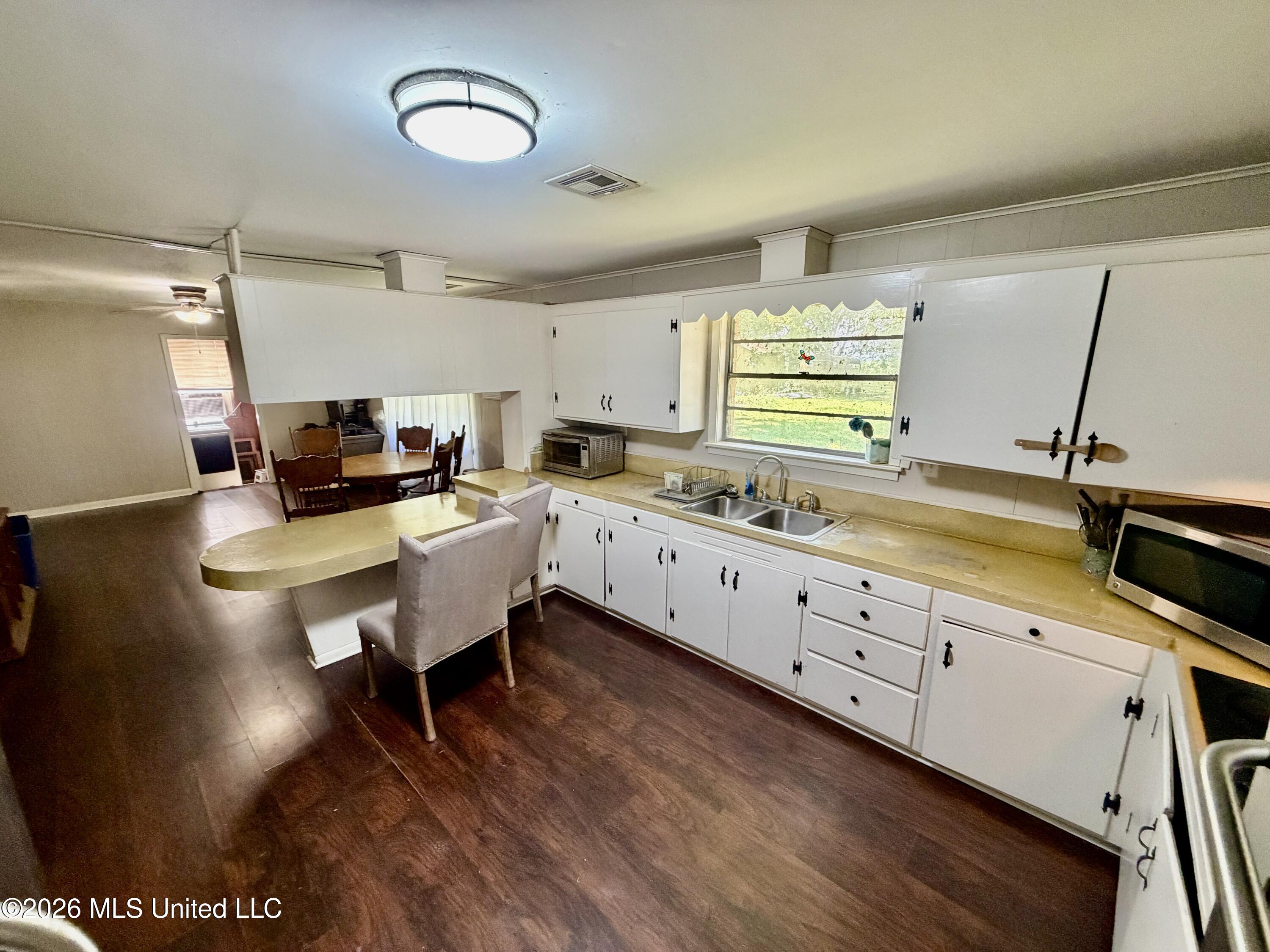 1627 Highway 446 Property Photo 2
