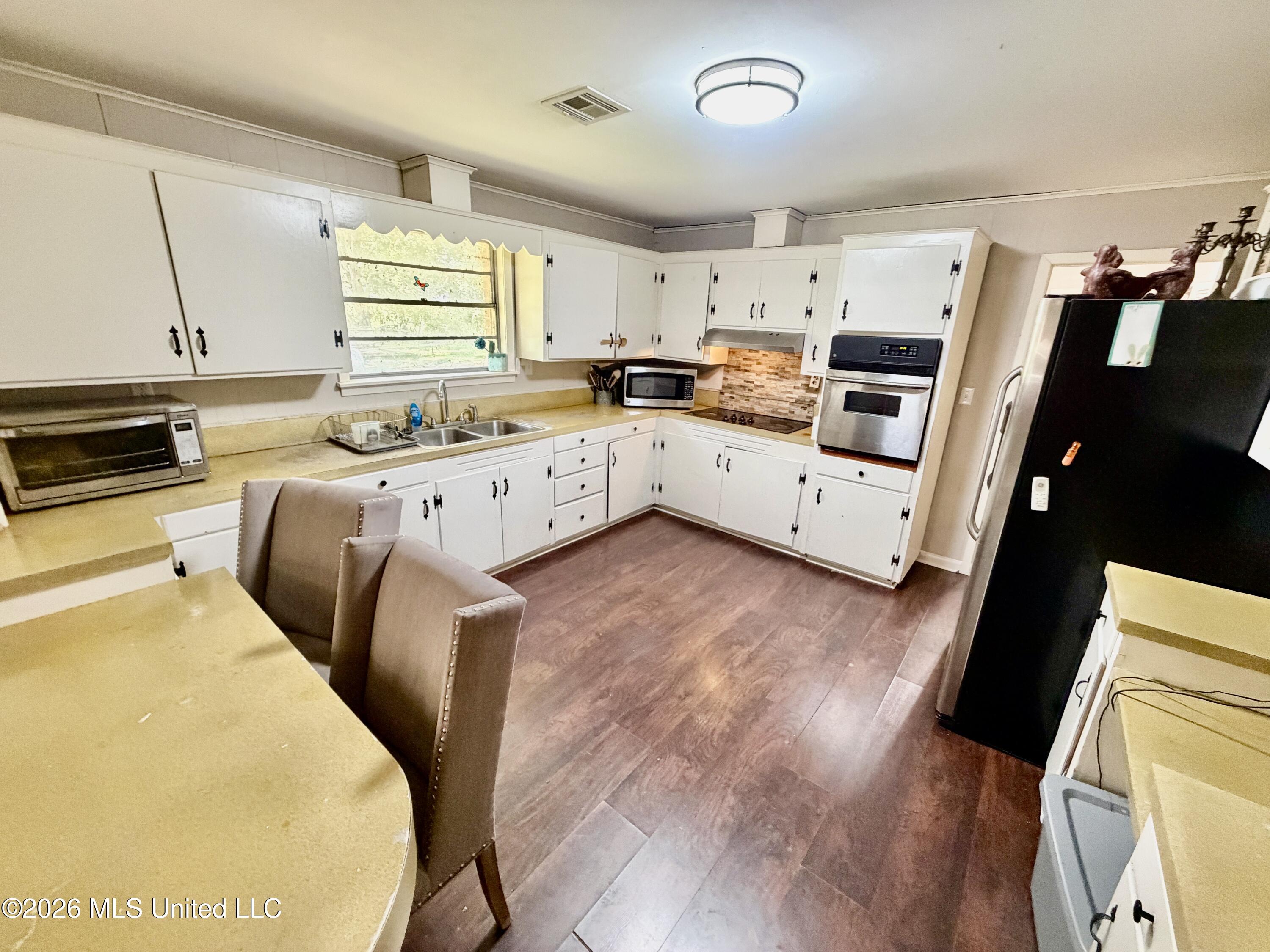 1627 Highway 446 Property Photo 3