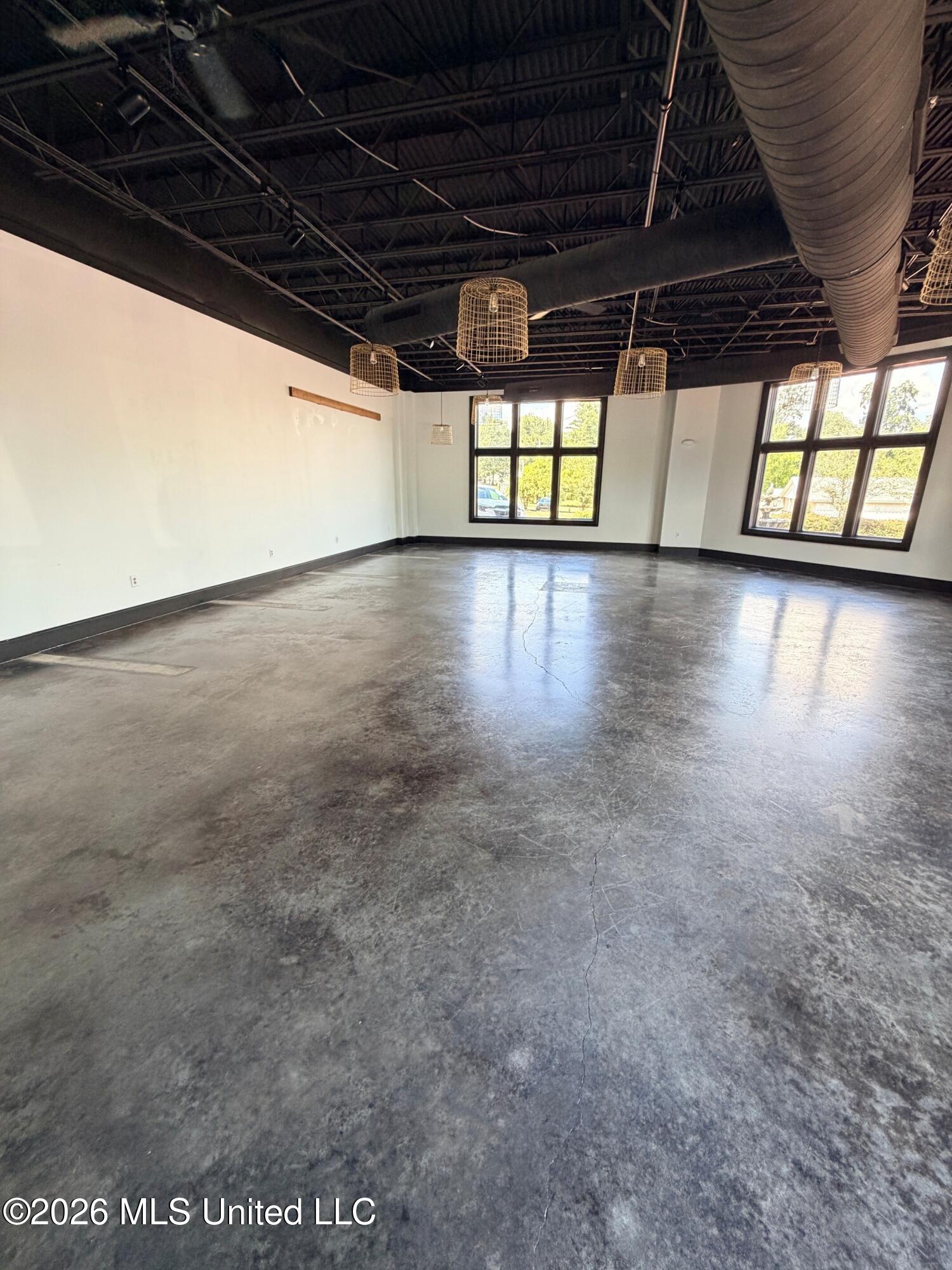 207 W Jackson Street Property Photo 3