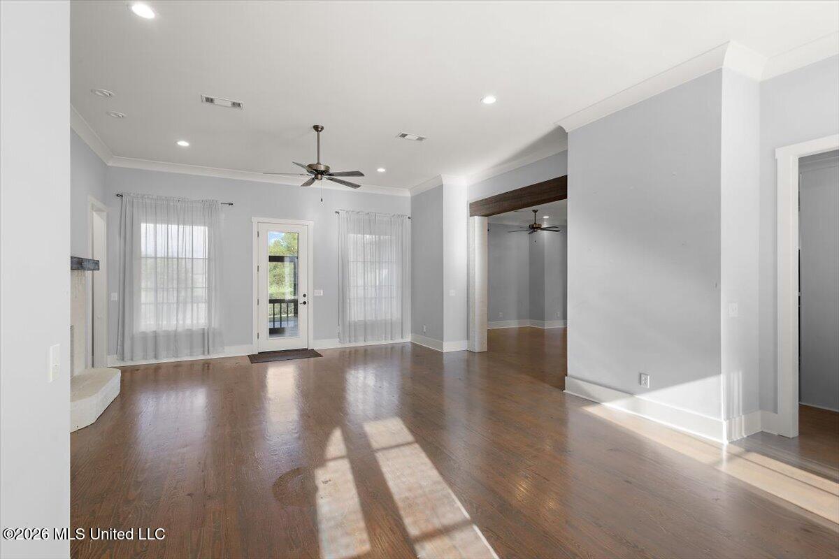 100 Camden Lake Drive Property Photo 6