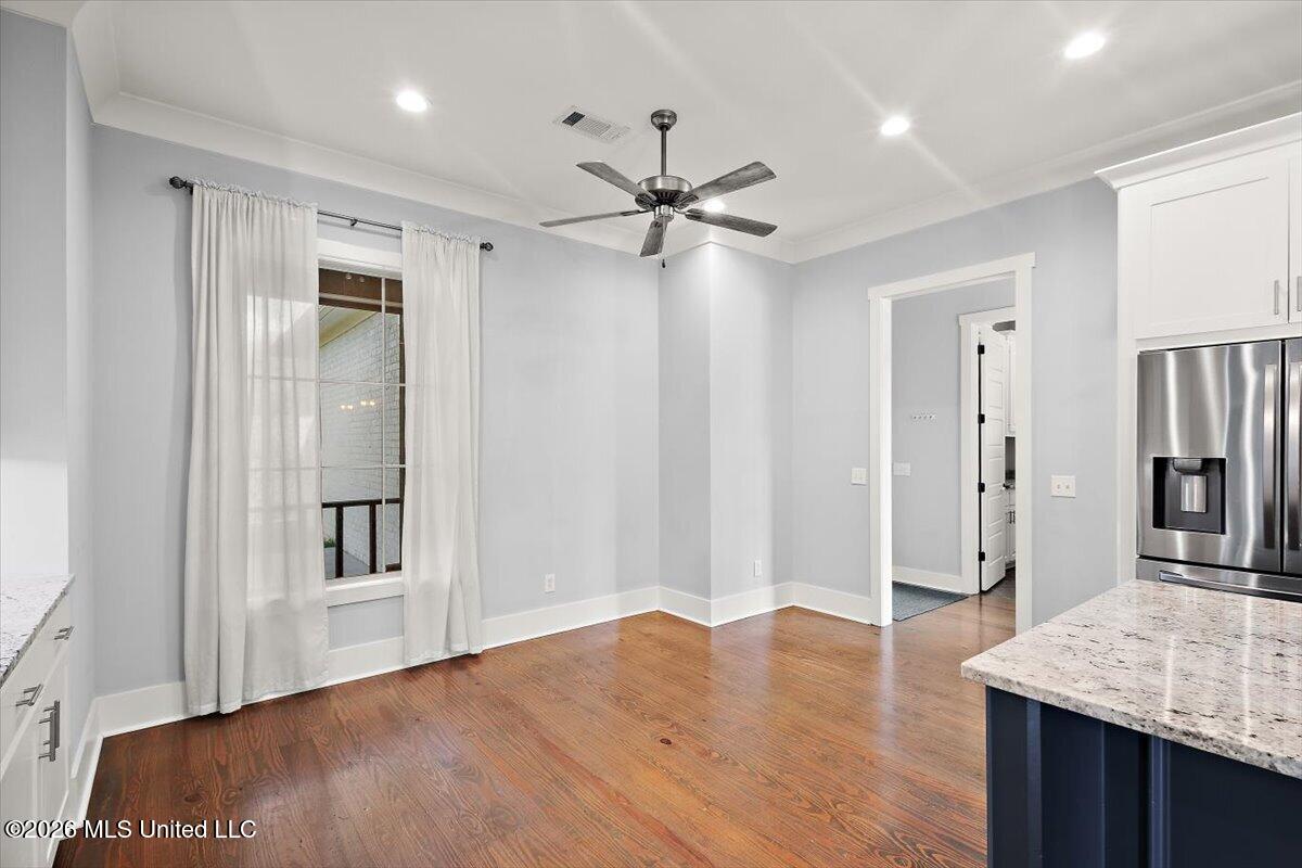 100 Camden Lake Drive Property Photo 11