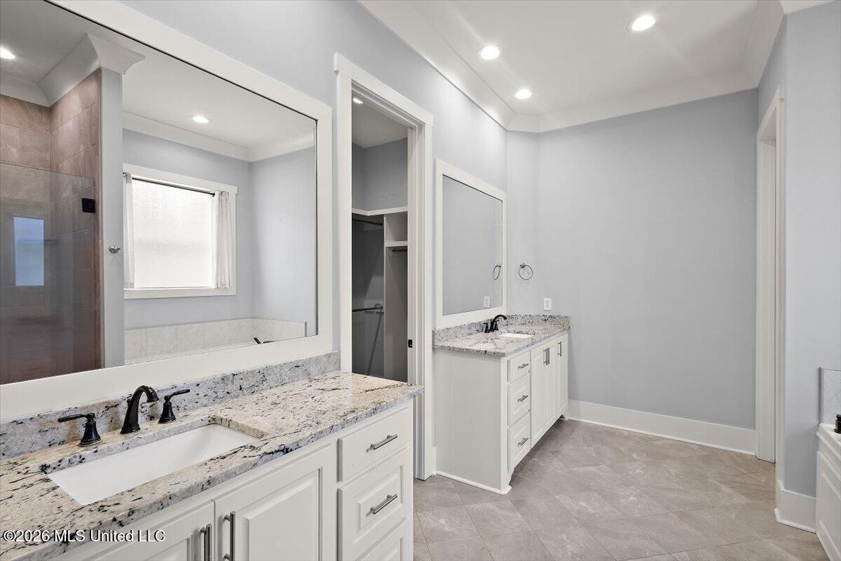 100 Camden Lake Drive Property Photo 20