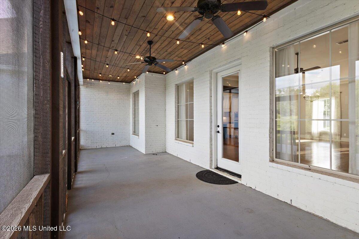 100 Camden Lake Drive Property Photo 33