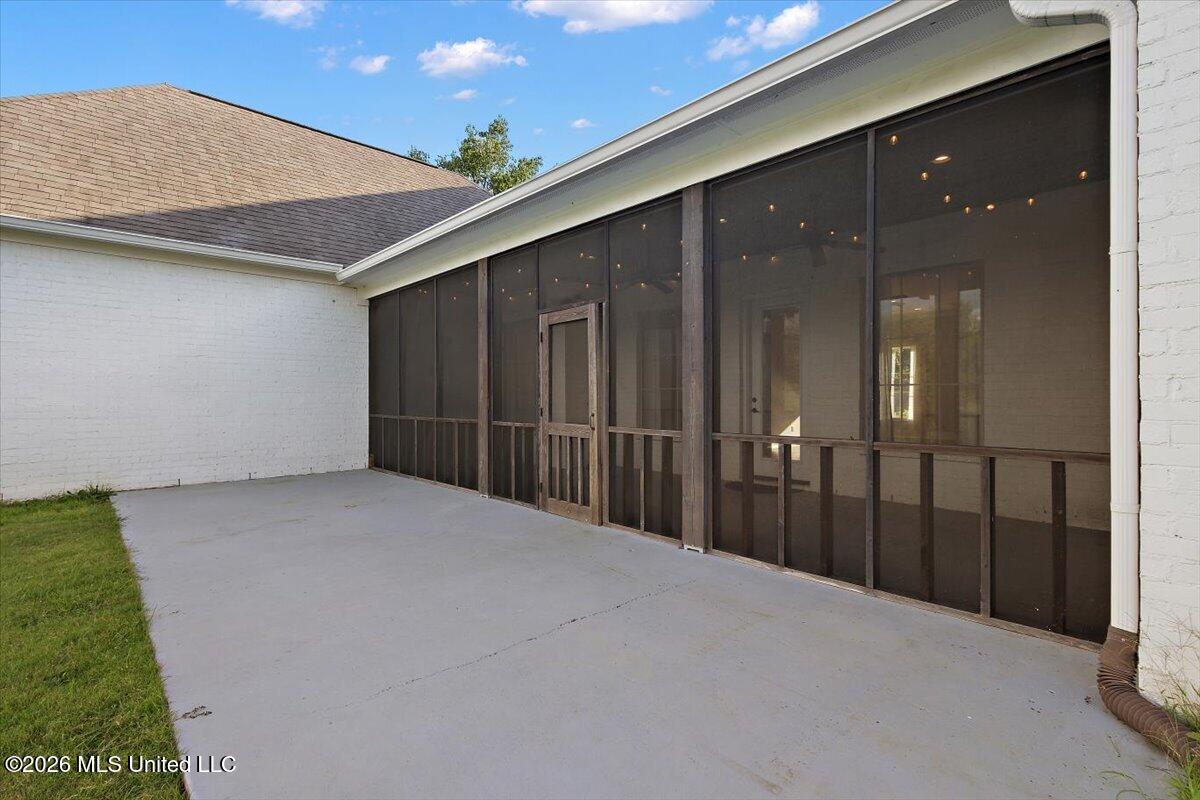 100 Camden Lake Drive Property Photo 34