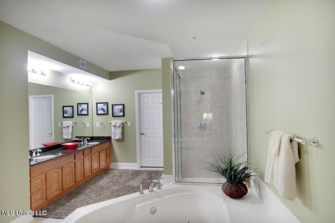 2668 Beach Boulevard Property Photo 6