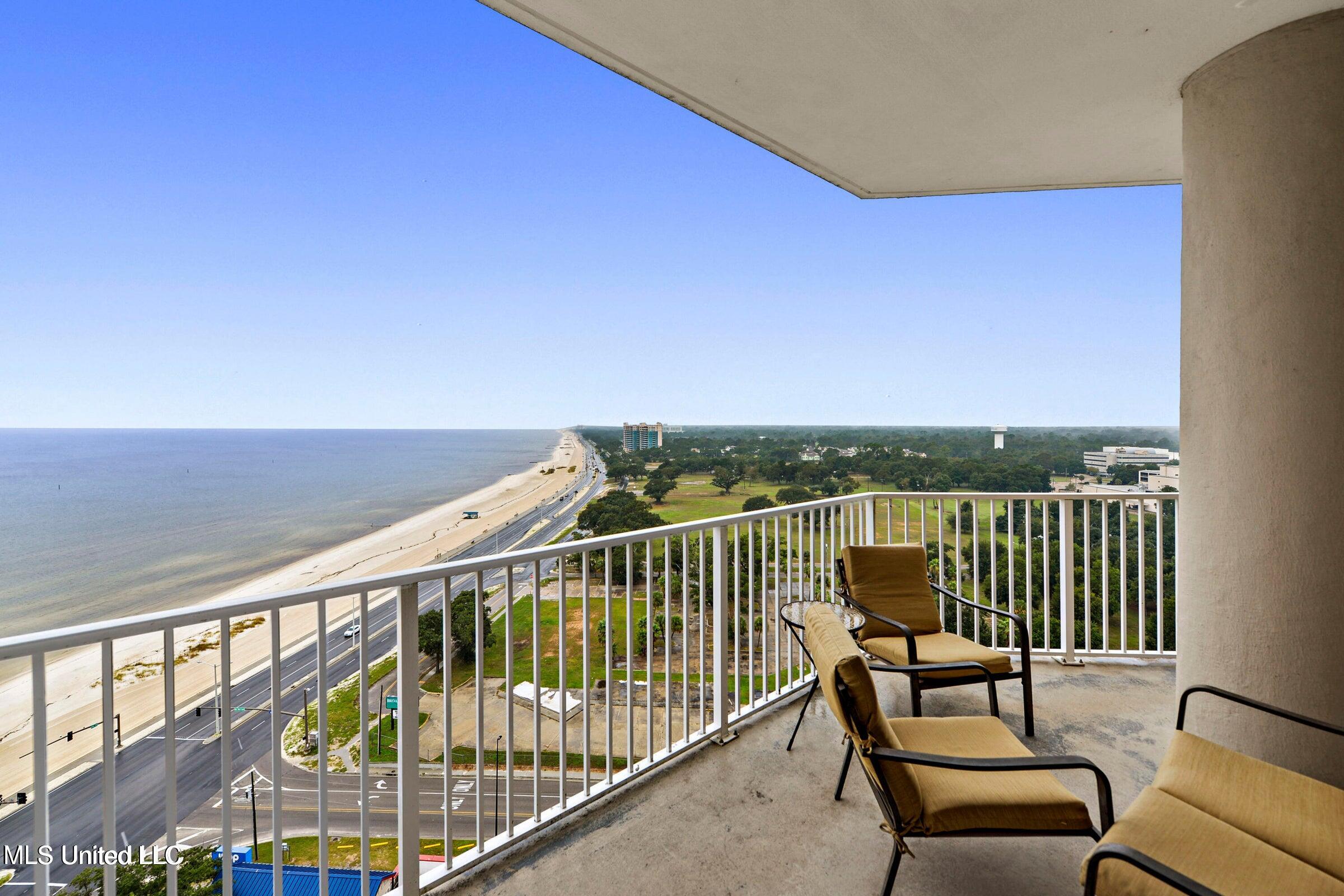 2668 Beach Boulevard Property Photo 10