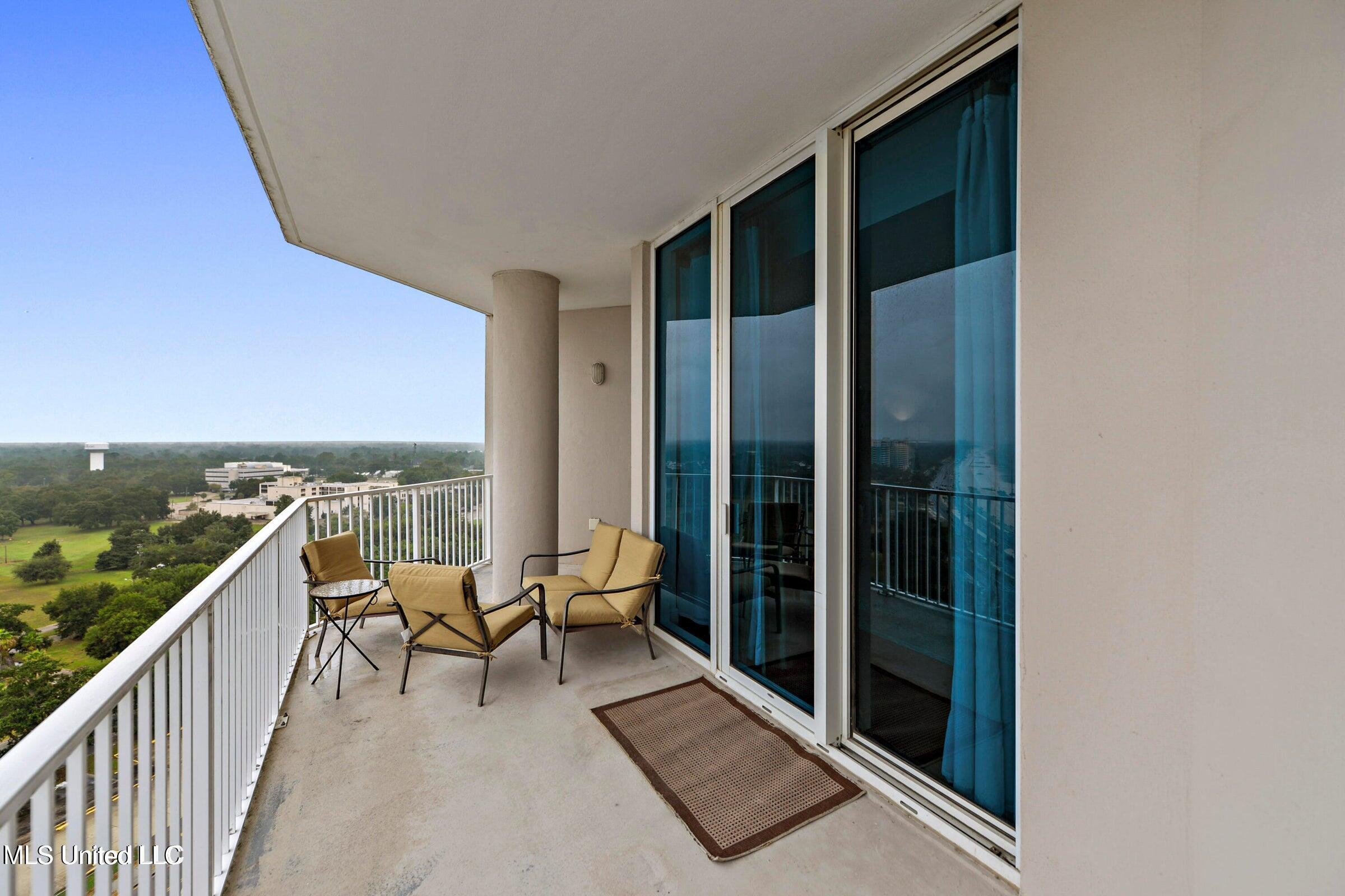 2668 Beach Boulevard Property Photo 11