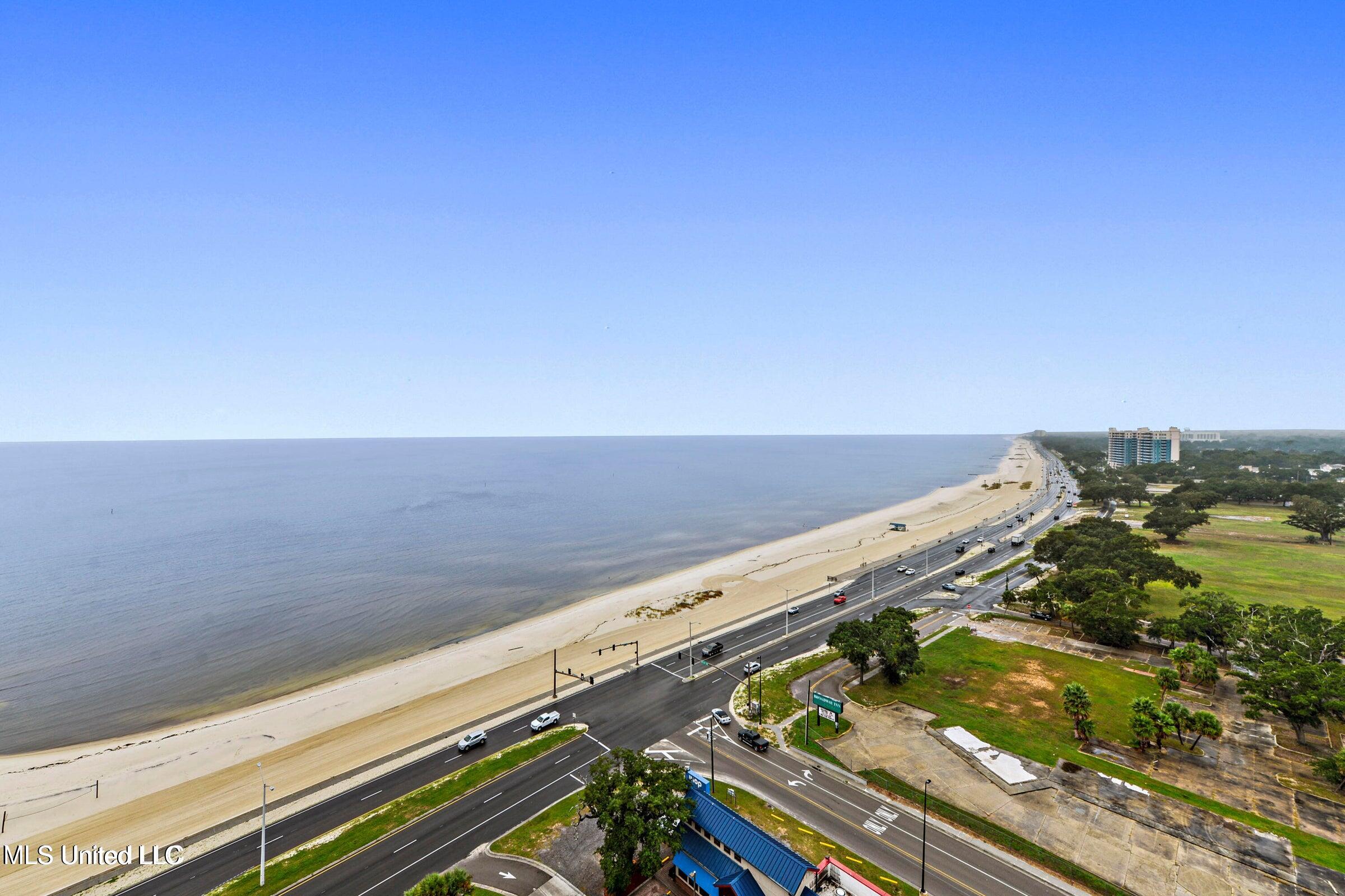 2668 Beach Boulevard Property Photo 12