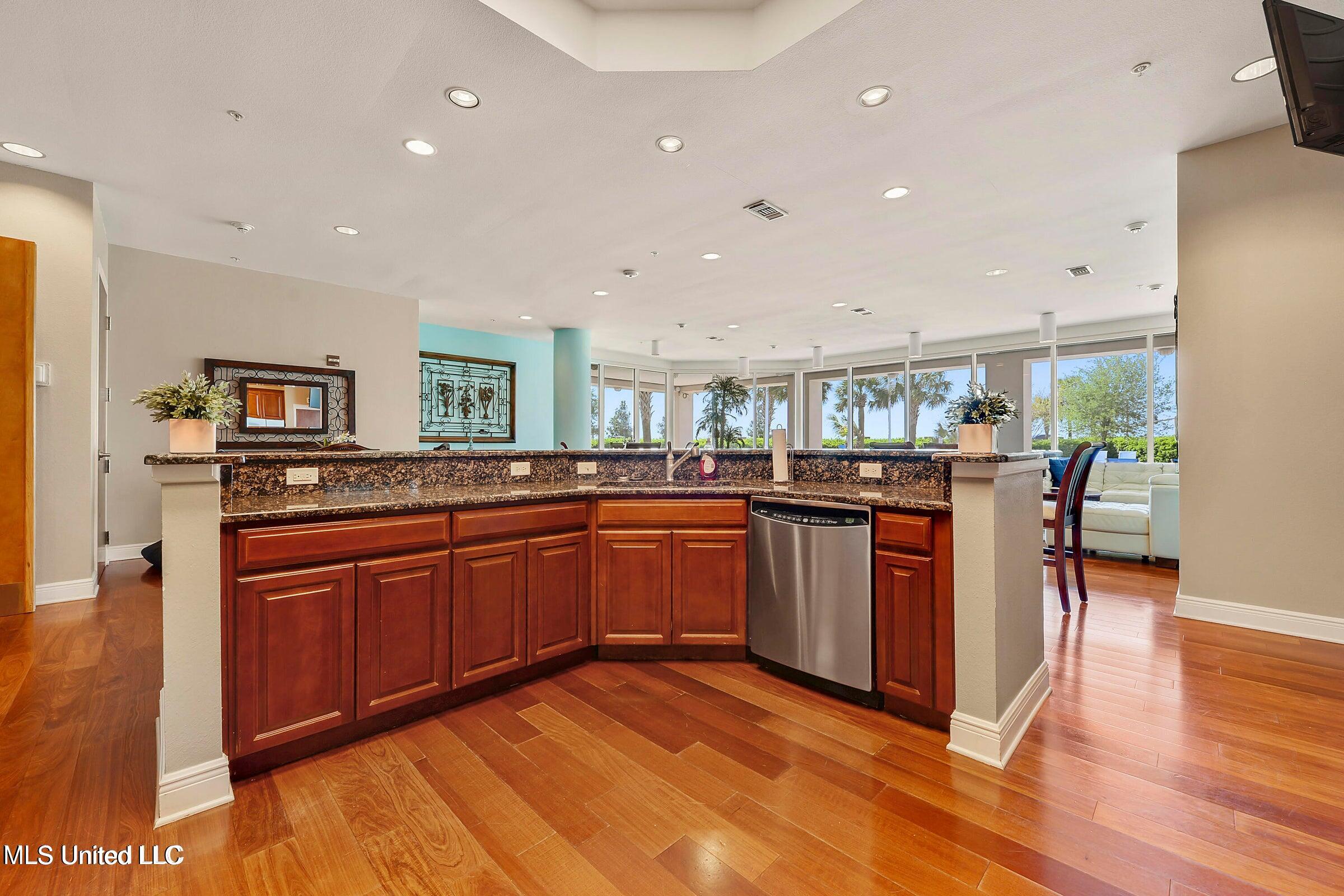 2668 Beach Boulevard Property Photo 16
