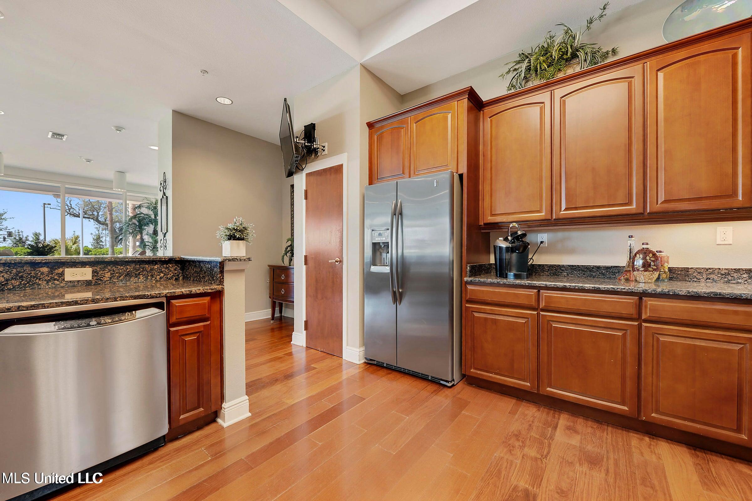 2668 Beach Boulevard Property Photo 17
